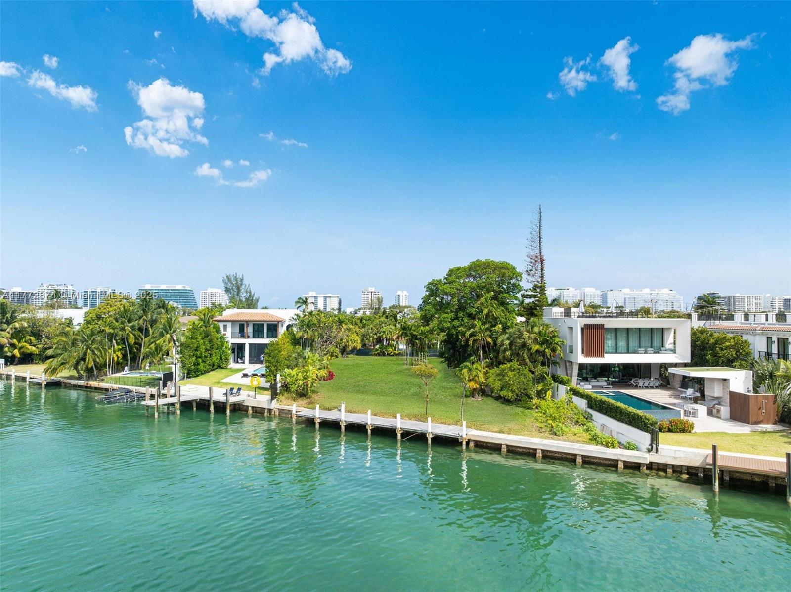 ALTOS DEL MAR NO 5 - Residential