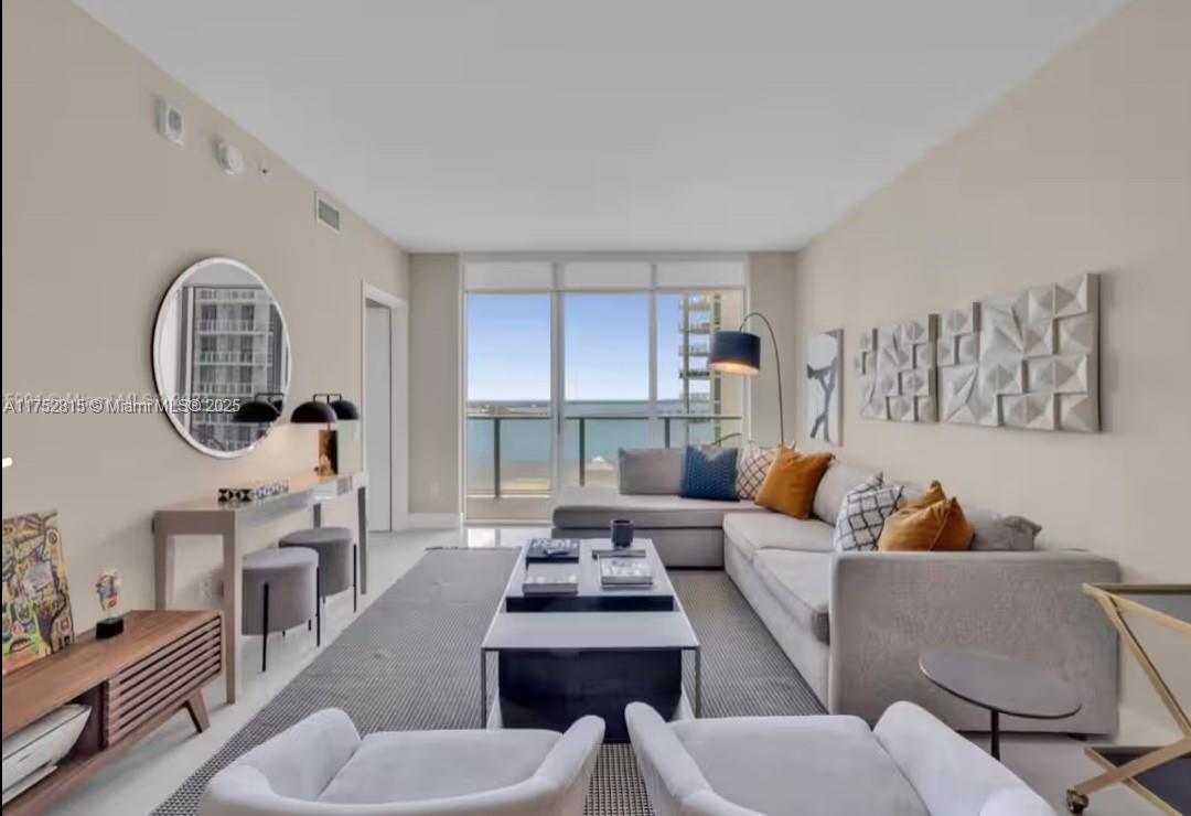 1300 Brickell Bay Dr 2208