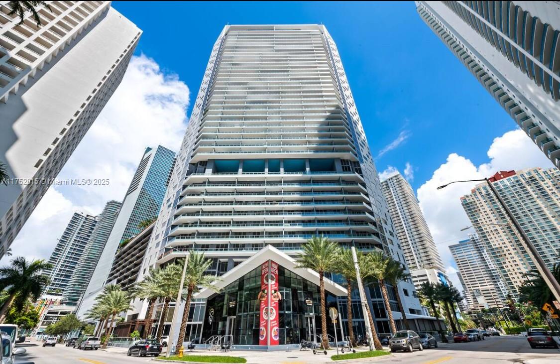 Rental Property at 1300 Brickell Bay Dr 2208, Miami, Broward County, Florida - Bedrooms: 1 
Bathrooms: 2  - $4,500 MO.