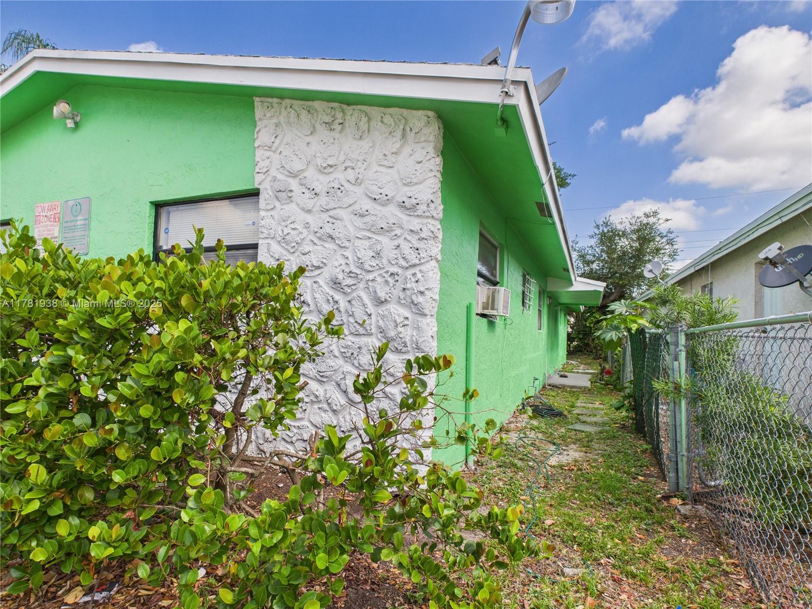 2707 NW 13th St