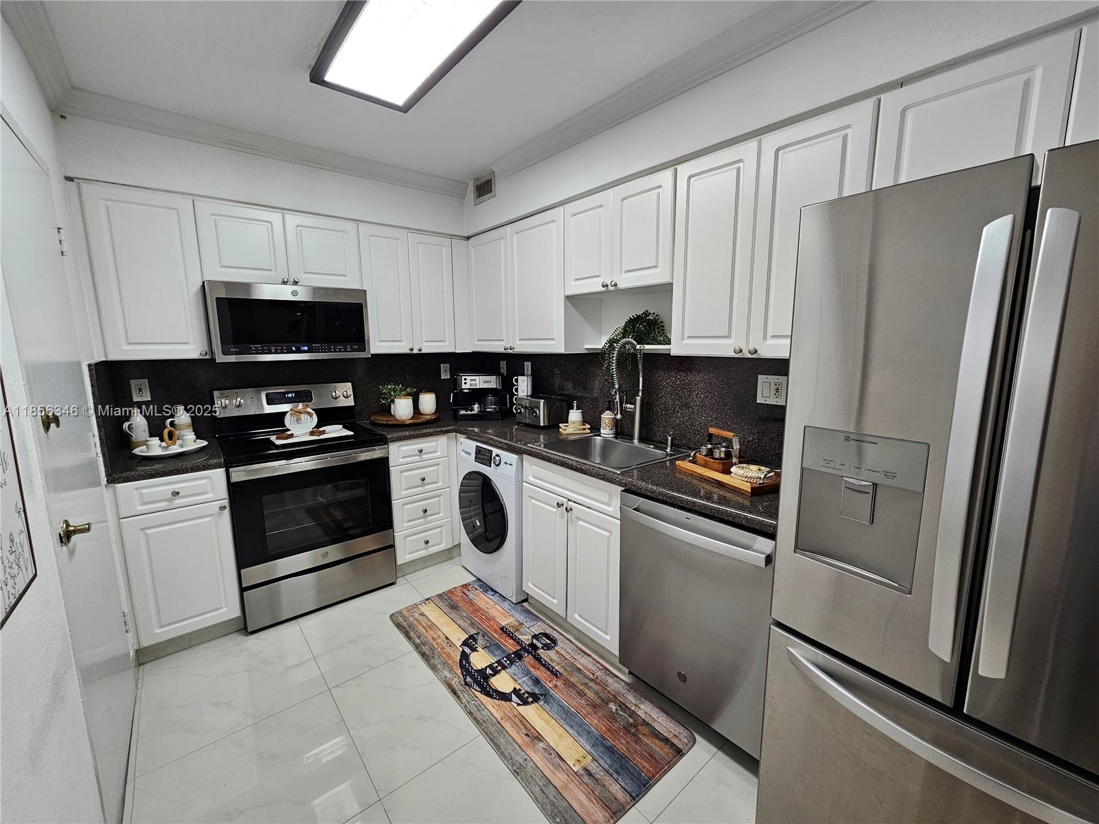 WAVE CONDO - Residential Lease