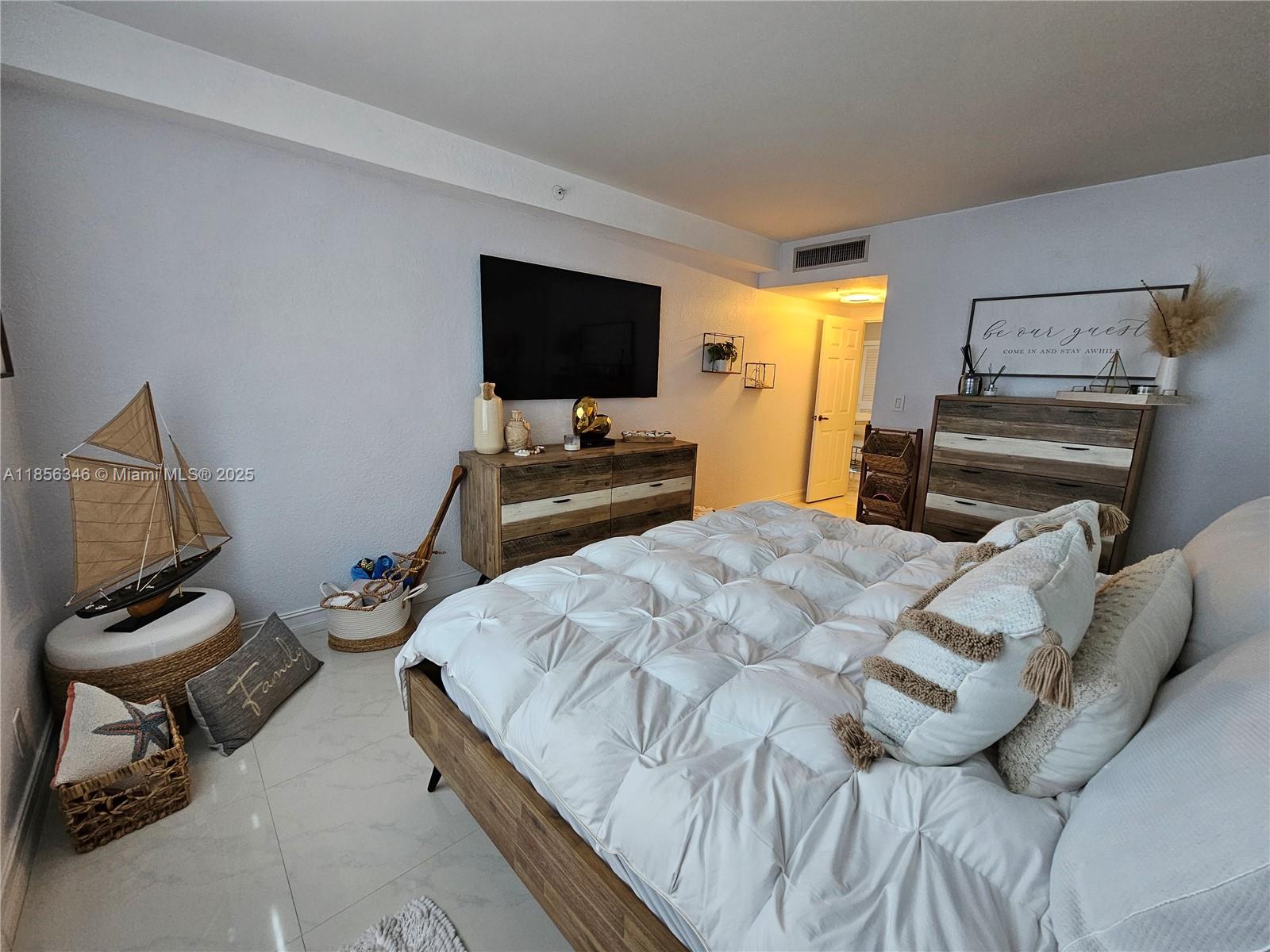 WAVE CONDO - Residential Lease