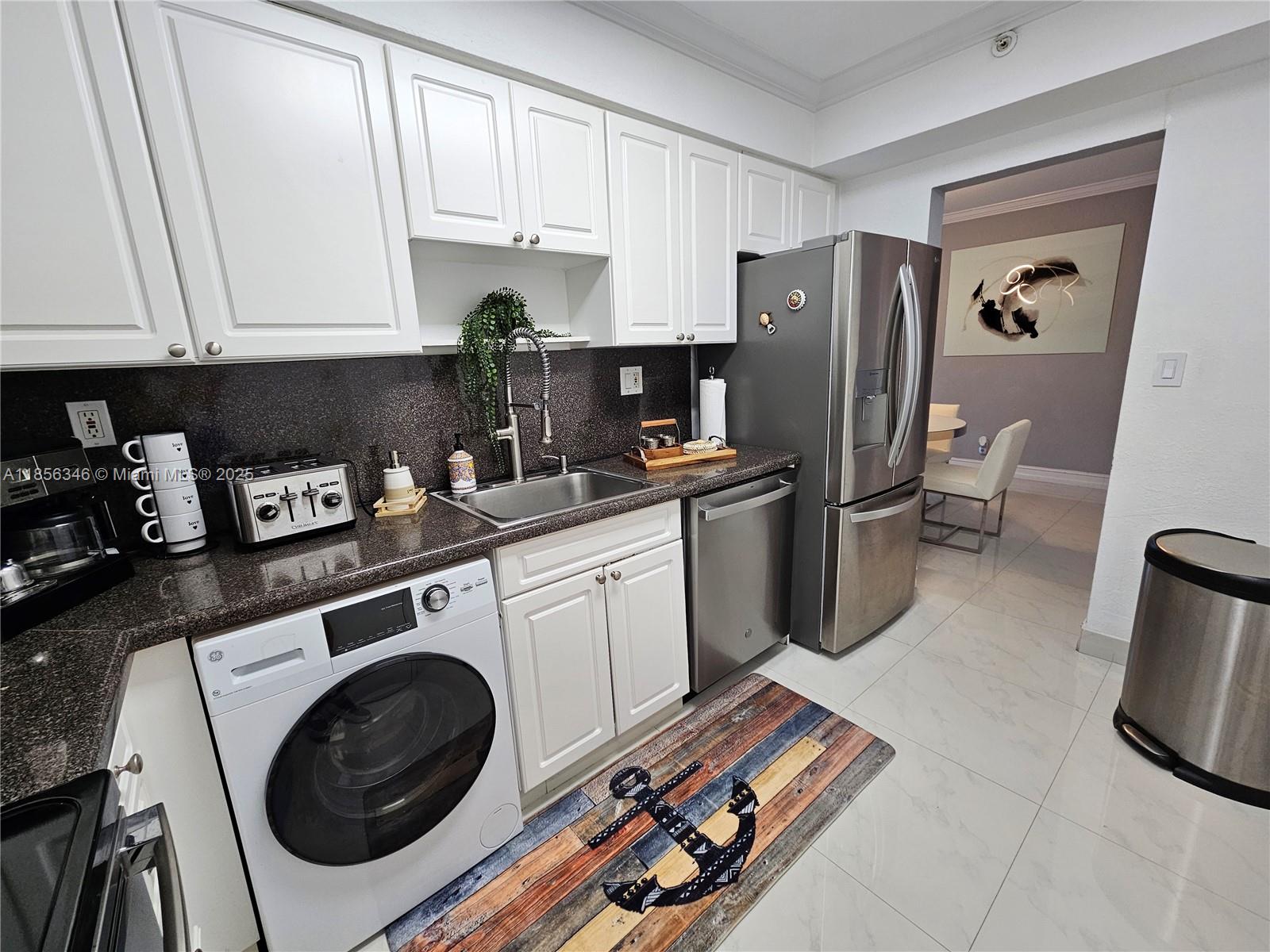 WAVE CONDO - Residential Lease