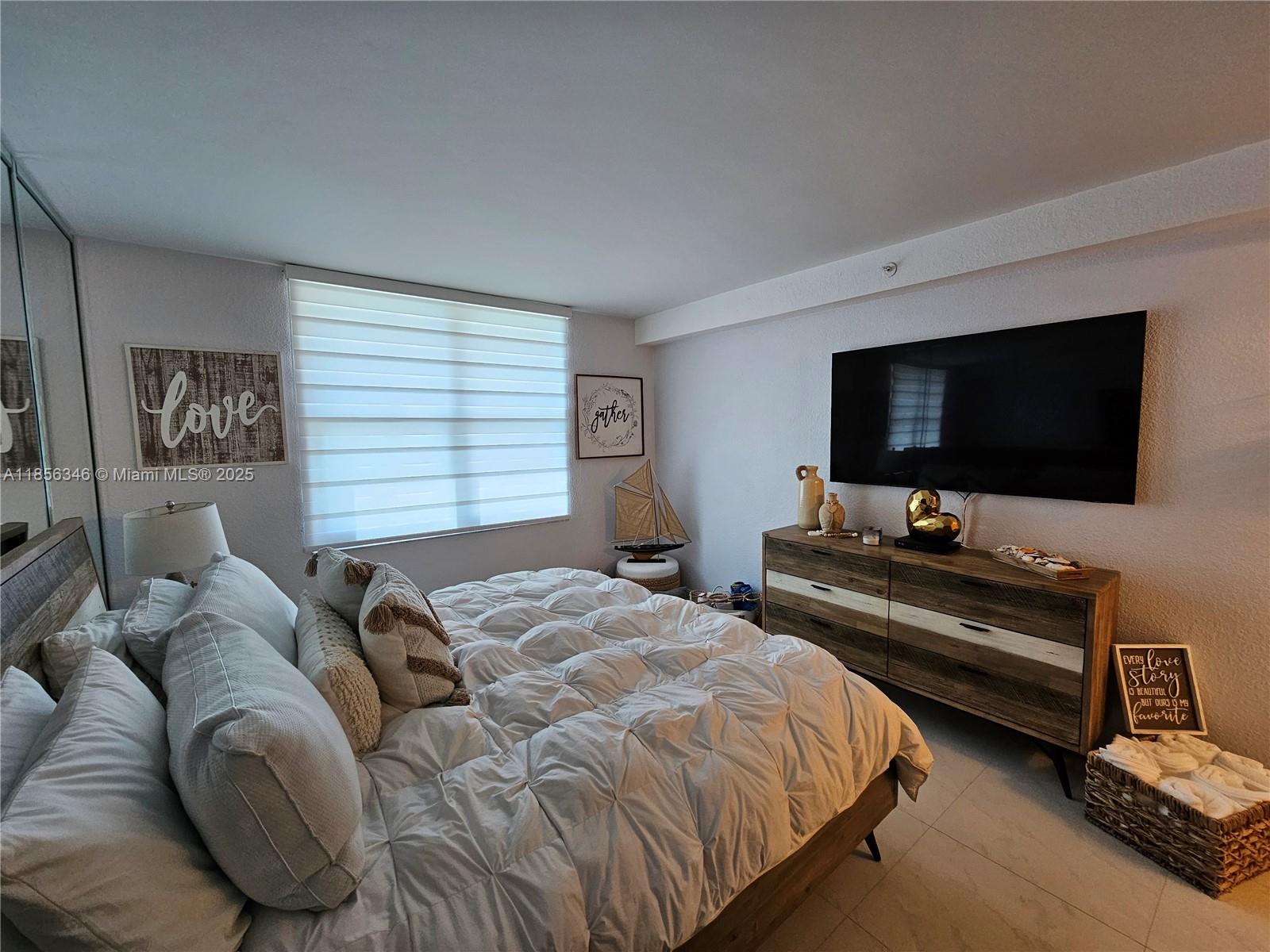 WAVE CONDO - Residential Lease