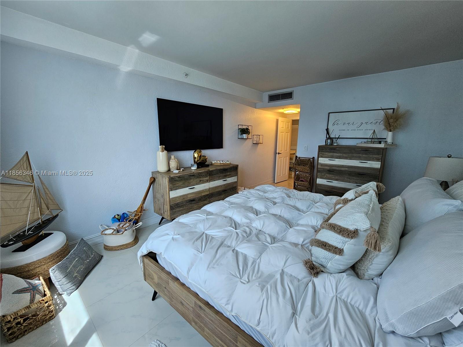 WAVE CONDO - Residential Lease