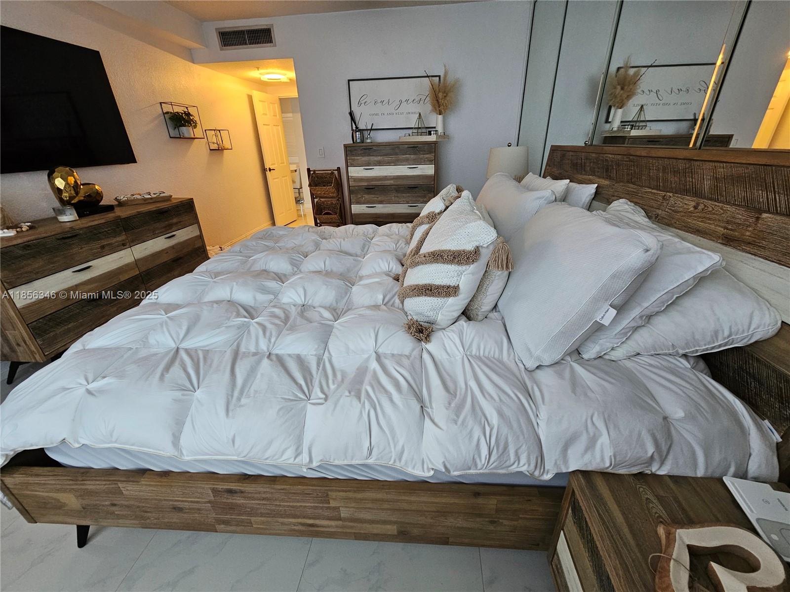 WAVE CONDO - Residential Lease