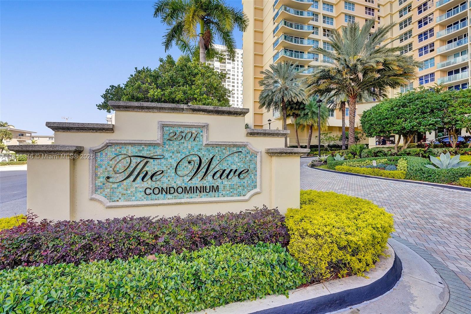 WAVE CONDO - Residential Lease