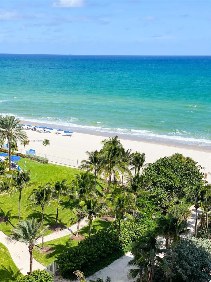 19201 Collins Ave 924