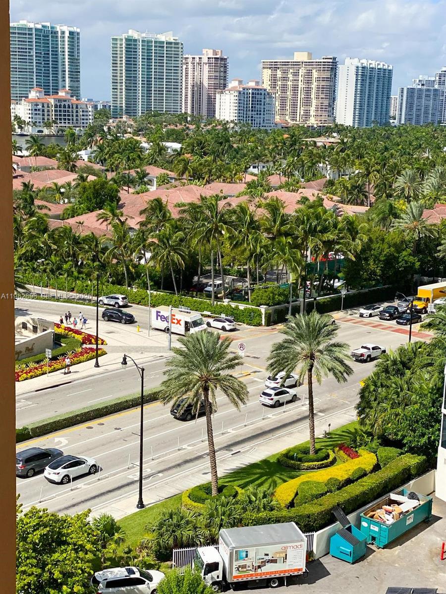 THE AVENTURA BEACH CLUB - Residential