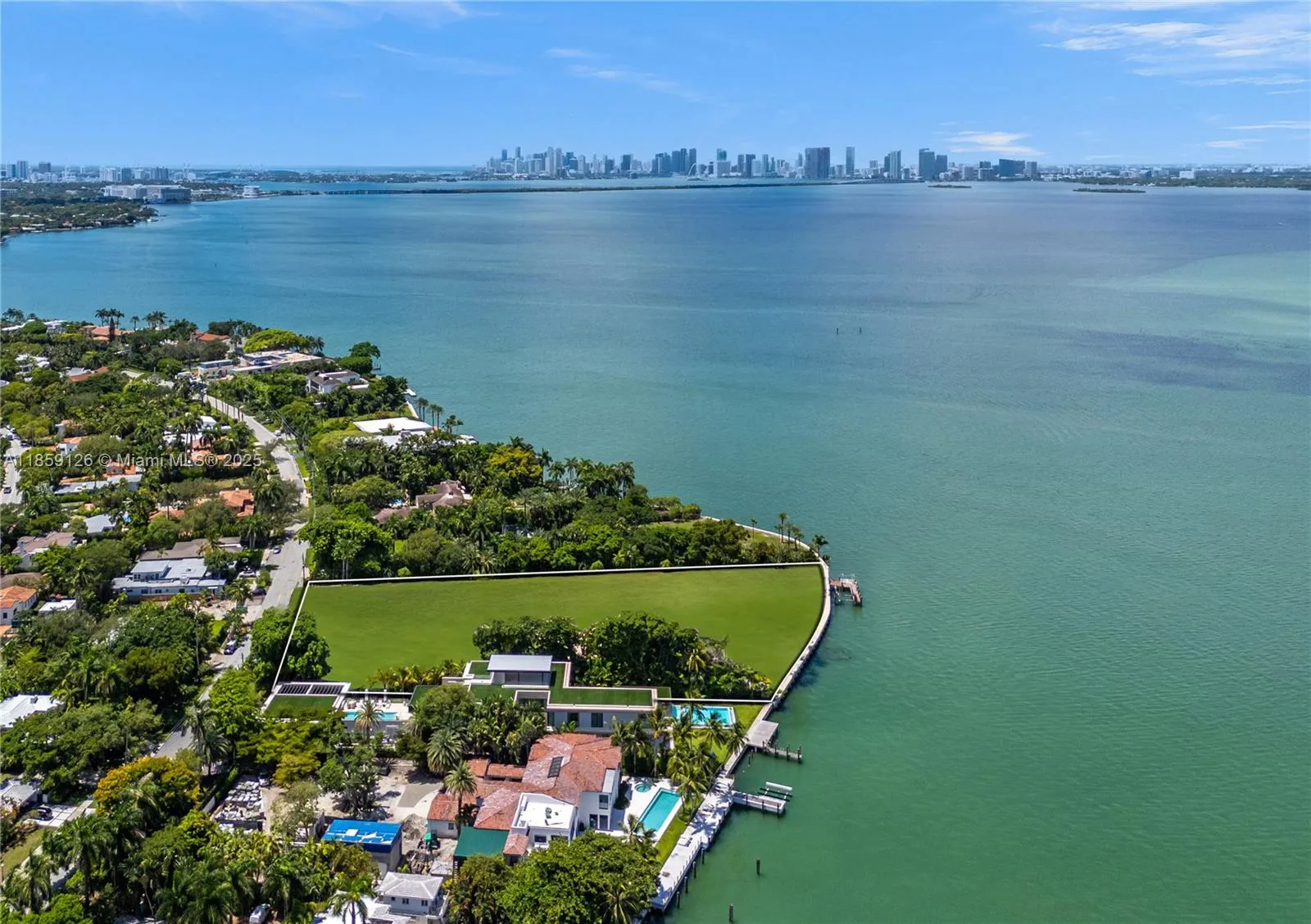 Miami Beach, Florida 33140, United States, 8 Bedrooms Bedrooms, ,15 BathroomsBathrooms,Residential,Active,192388