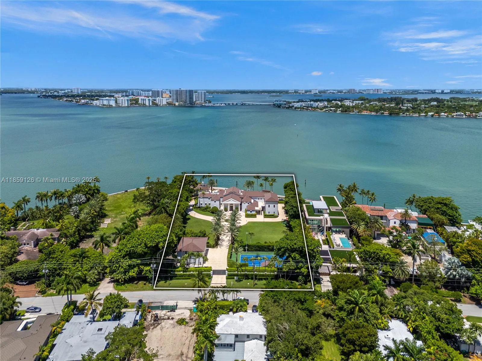 Miami Beach, Florida 33140, United States, 8 Bedrooms Bedrooms, ,15 BathroomsBathrooms,Residential,Active,192388