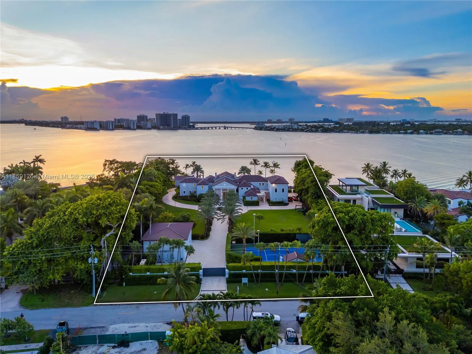 Miami Beach, Florida 33140, United States, 8 Bedrooms Bedrooms, ,15 BathroomsBathrooms,Residential,Active,192388