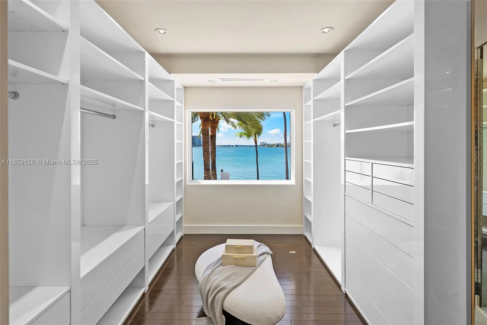 Miami Beach, Florida 33140, United States, 8 Bedrooms Bedrooms, ,15 BathroomsBathrooms,Residential,Active,192388