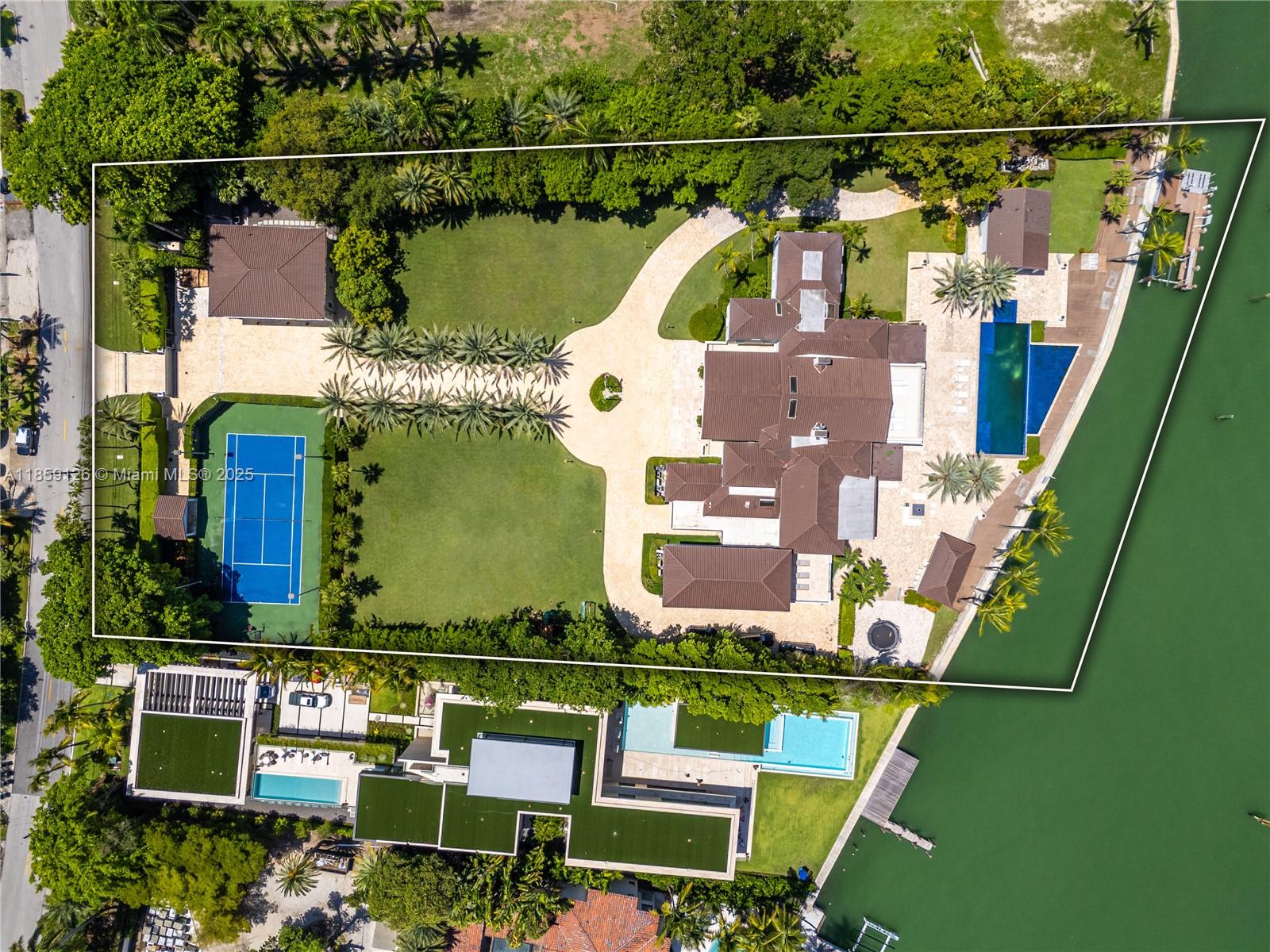 LA GORCE GOLF SUB - Residential