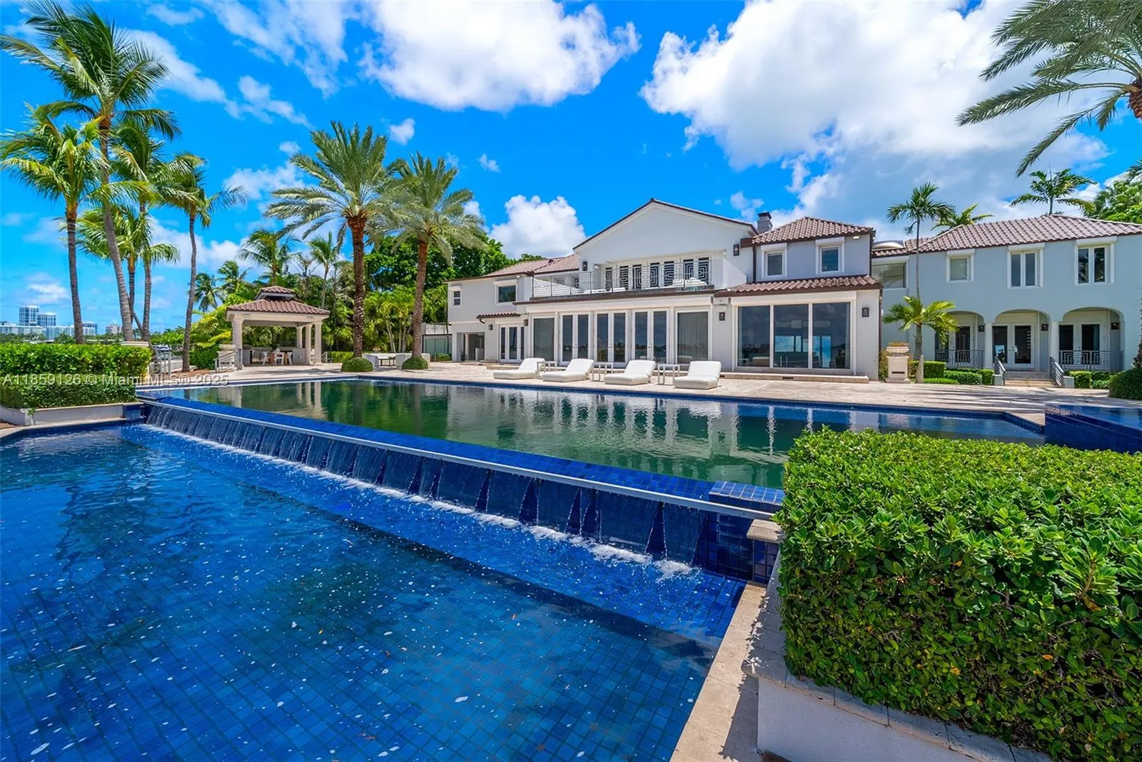 Miami Beach, Florida 33140, United States, 8 Bedrooms Bedrooms, ,15 BathroomsBathrooms,Residential,Active,192388