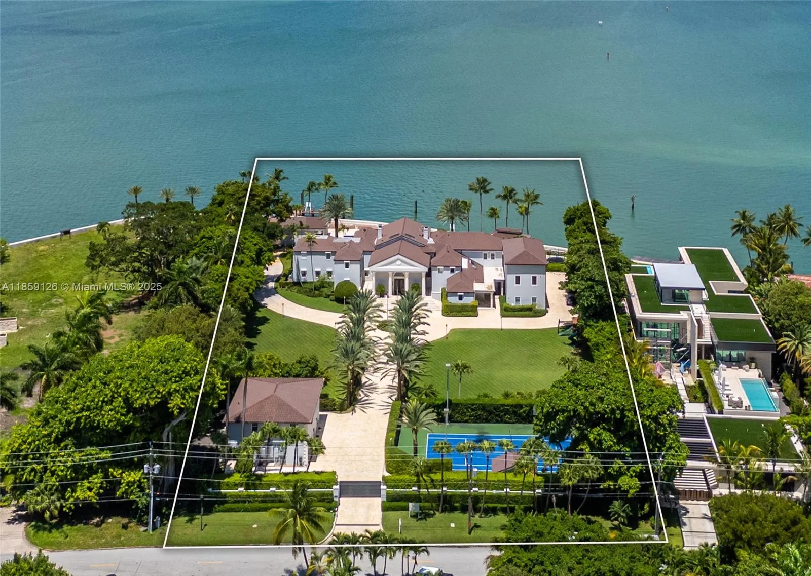 Miami Beach, Florida 33140, United States, 8 Bedrooms Bedrooms, ,15 BathroomsBathrooms,Residential,Active,192388