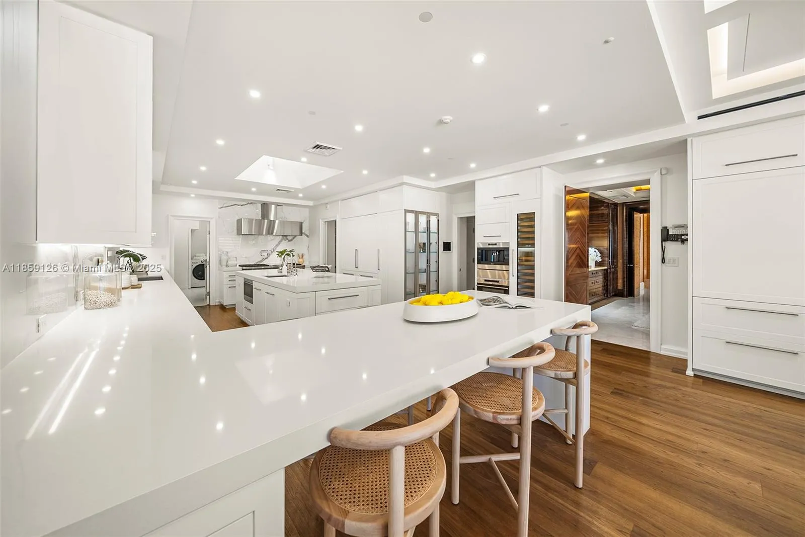 Miami Beach, Florida 33140, United States, 8 Bedrooms Bedrooms, ,15 BathroomsBathrooms,Residential,Active,192388