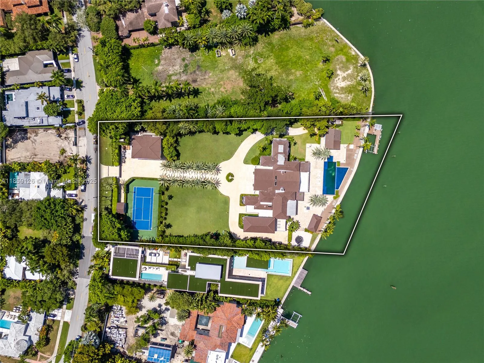 Miami Beach, Florida 33140, United States, 8 Bedrooms Bedrooms, ,15 BathroomsBathrooms,Residential,Active,192388