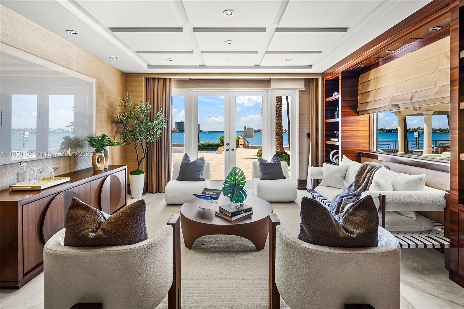 Miami Beach, Florida 33140, United States, 8 Bedrooms Bedrooms, ,15 BathroomsBathrooms,Residential,Active,192388