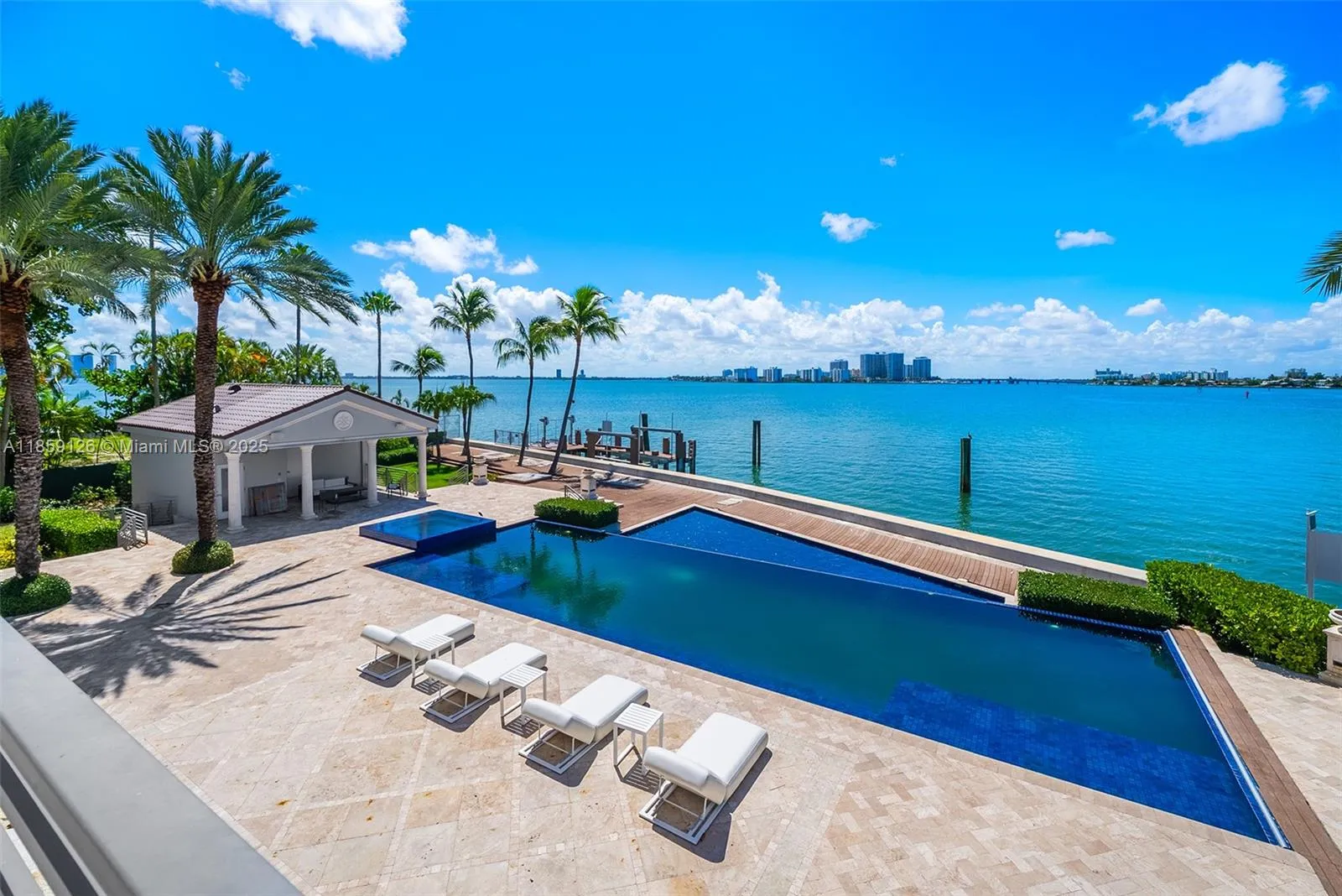 Miami Beach, Florida 33140, United States, 8 Bedrooms Bedrooms, ,15 BathroomsBathrooms,Residential,Active,192388