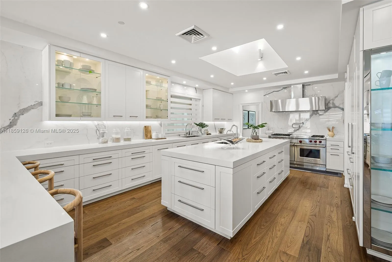 Miami Beach, Florida 33140, United States, 8 Bedrooms Bedrooms, ,15 BathroomsBathrooms,Residential,Active,192388