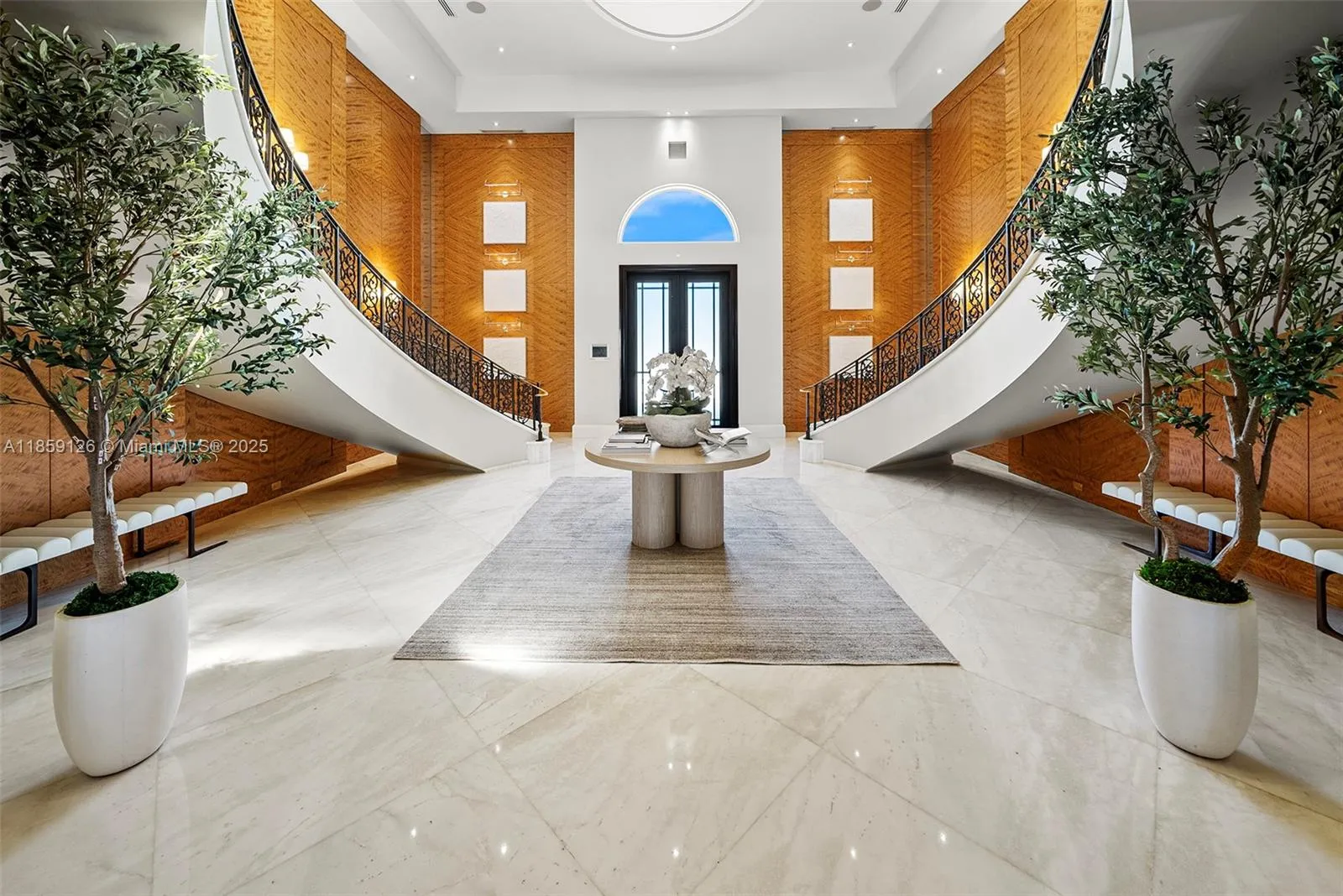 Miami Beach, Florida 33140, United States, 8 Bedrooms Bedrooms, ,15 BathroomsBathrooms,Residential,Active,192388