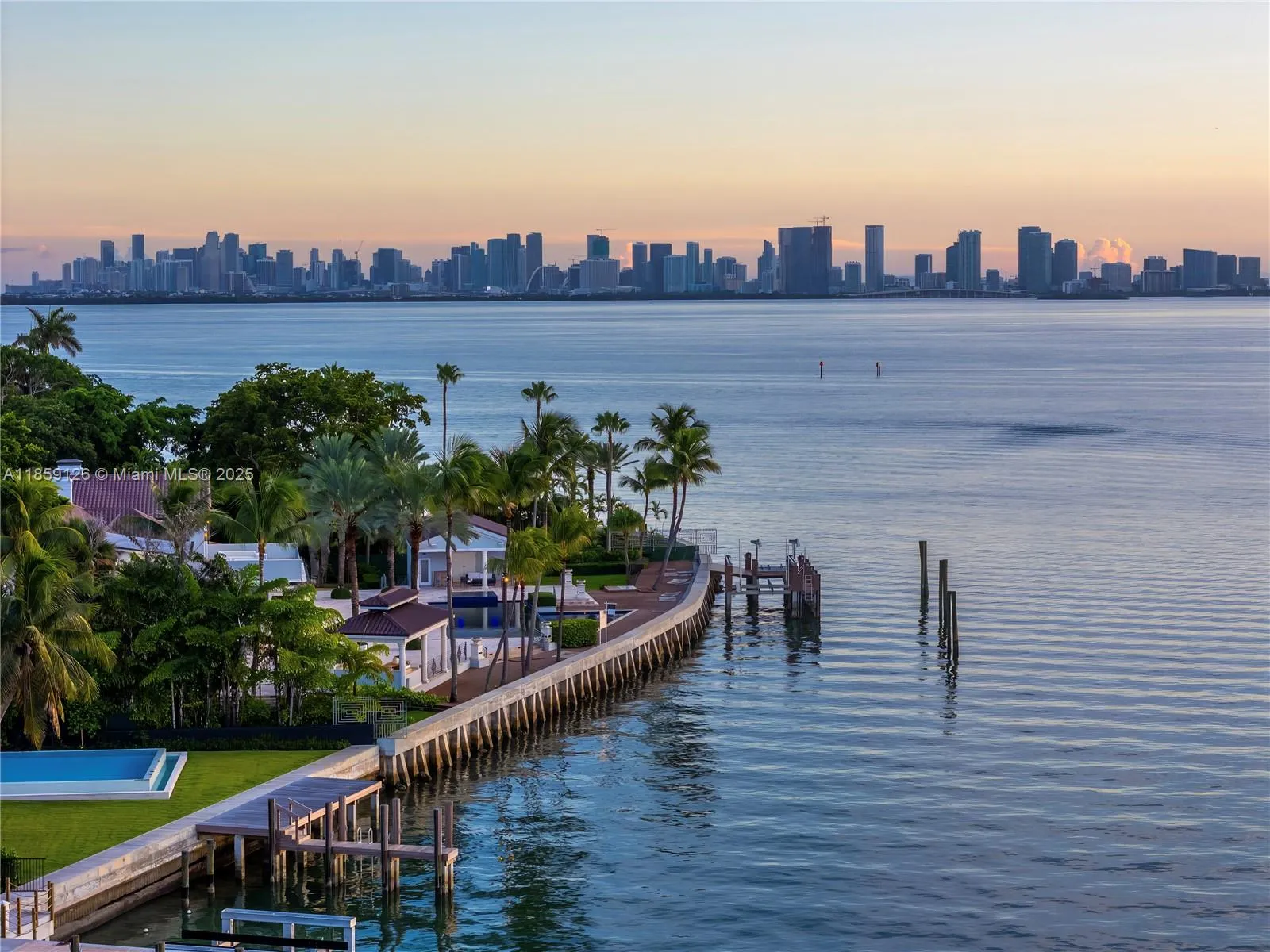 Miami Beach, Florida 33140, United States, 8 Bedrooms Bedrooms, ,15 BathroomsBathrooms,Residential,Active,192388