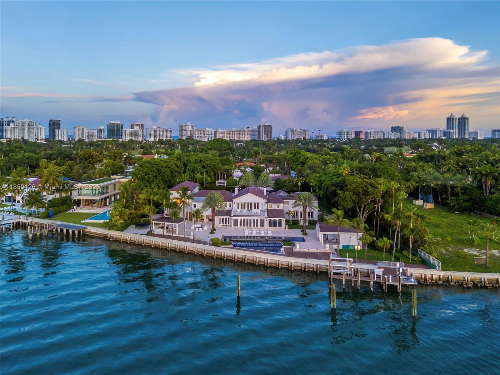 Miami Beach, Florida 33140, United States, 8 Bedrooms Bedrooms, ,15 BathroomsBathrooms,Residential,Active,192388