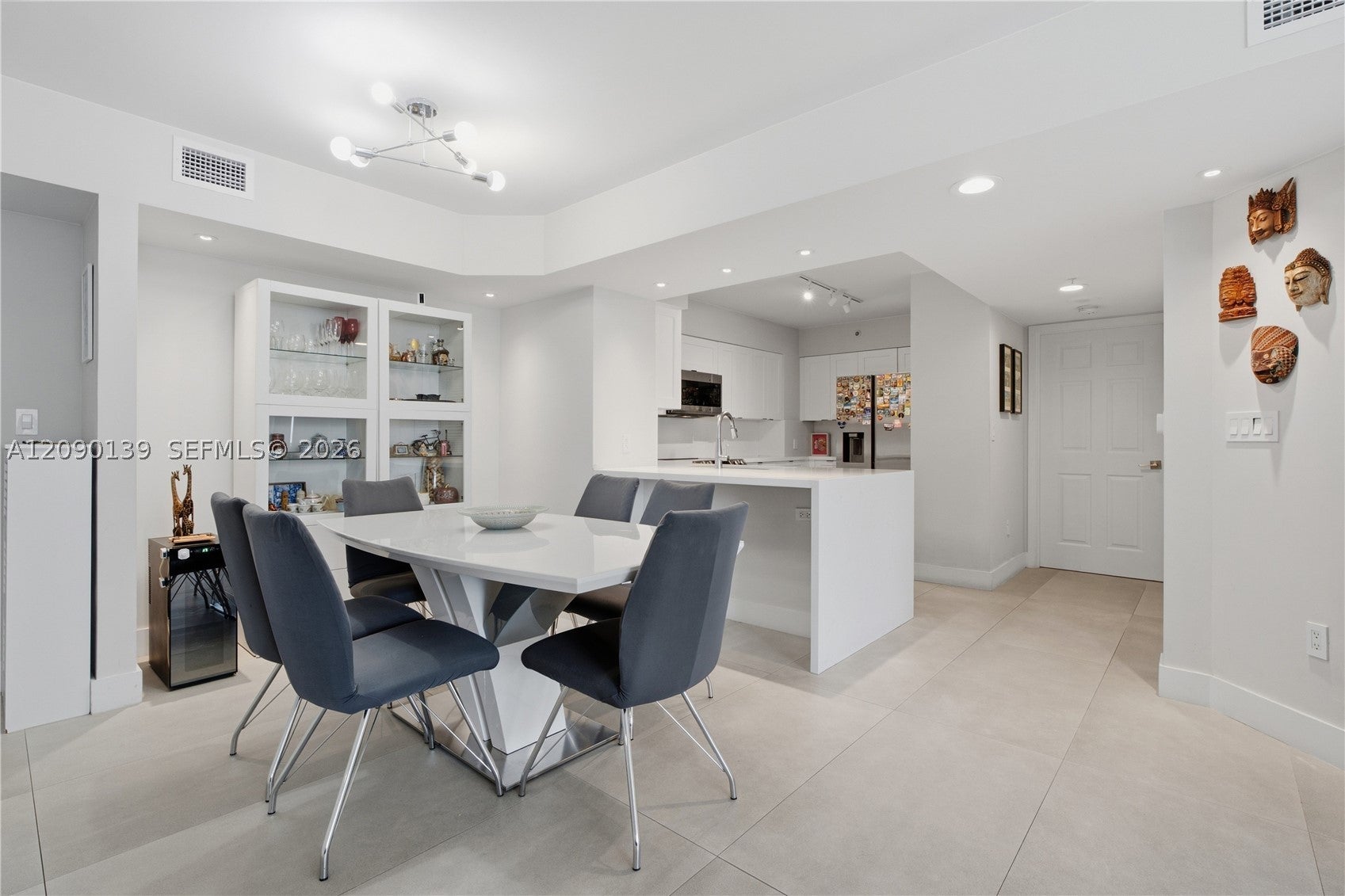 1155 Brickell Bay Dr 704