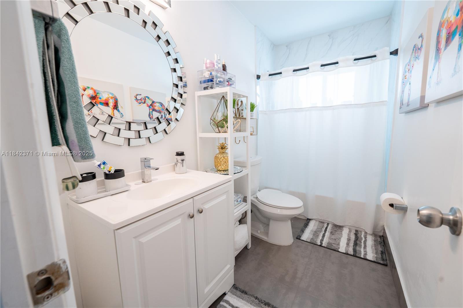 HOLIDAY HOUSE SEC 1 - Residential