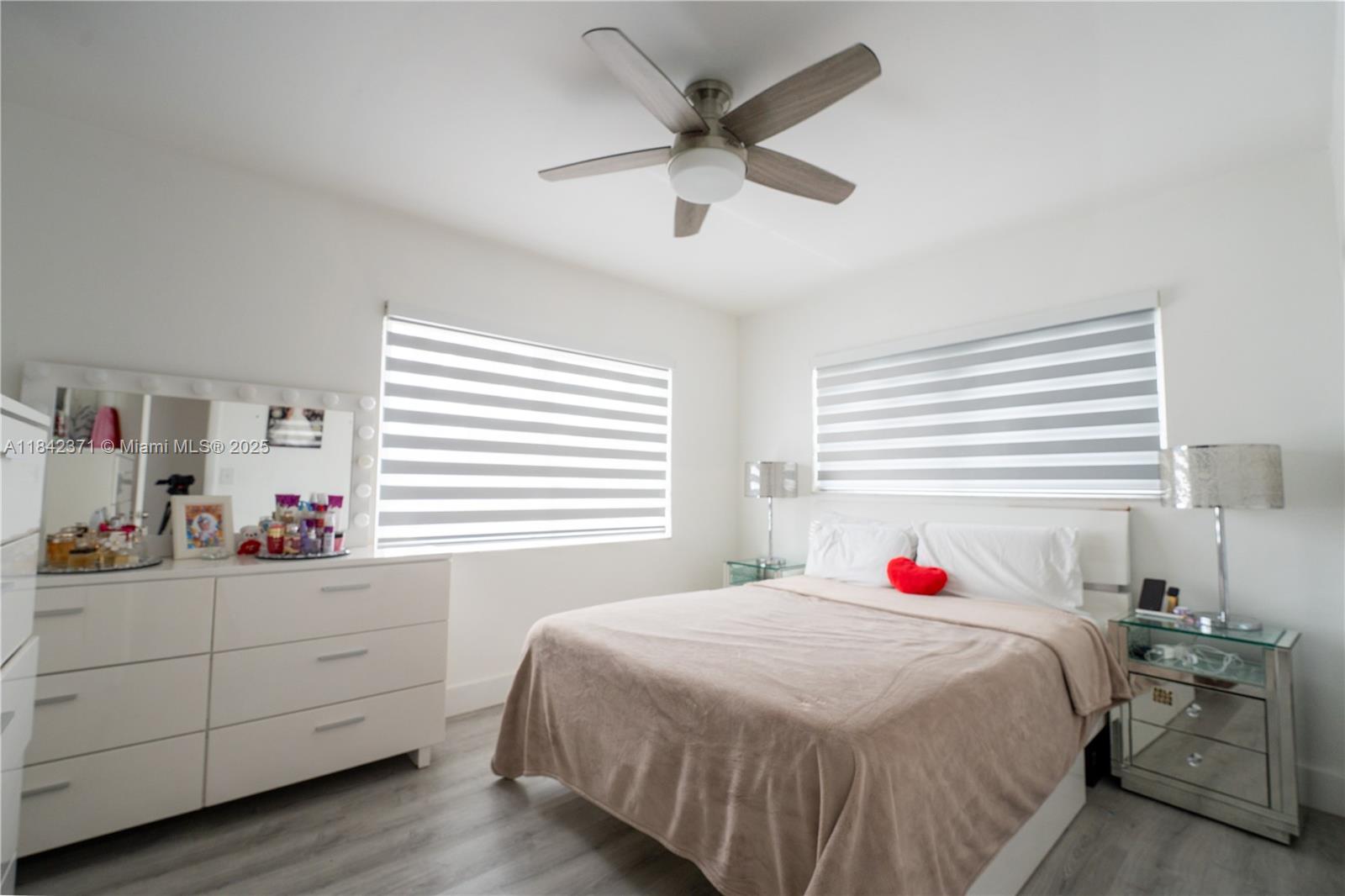 HOLIDAY HOUSE SEC 1 - Residential