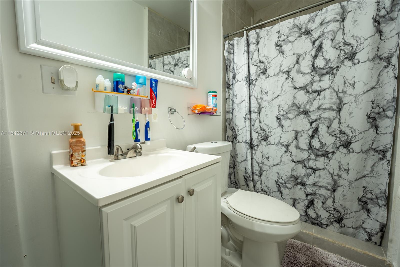 HOLIDAY HOUSE SEC 1 - Residential