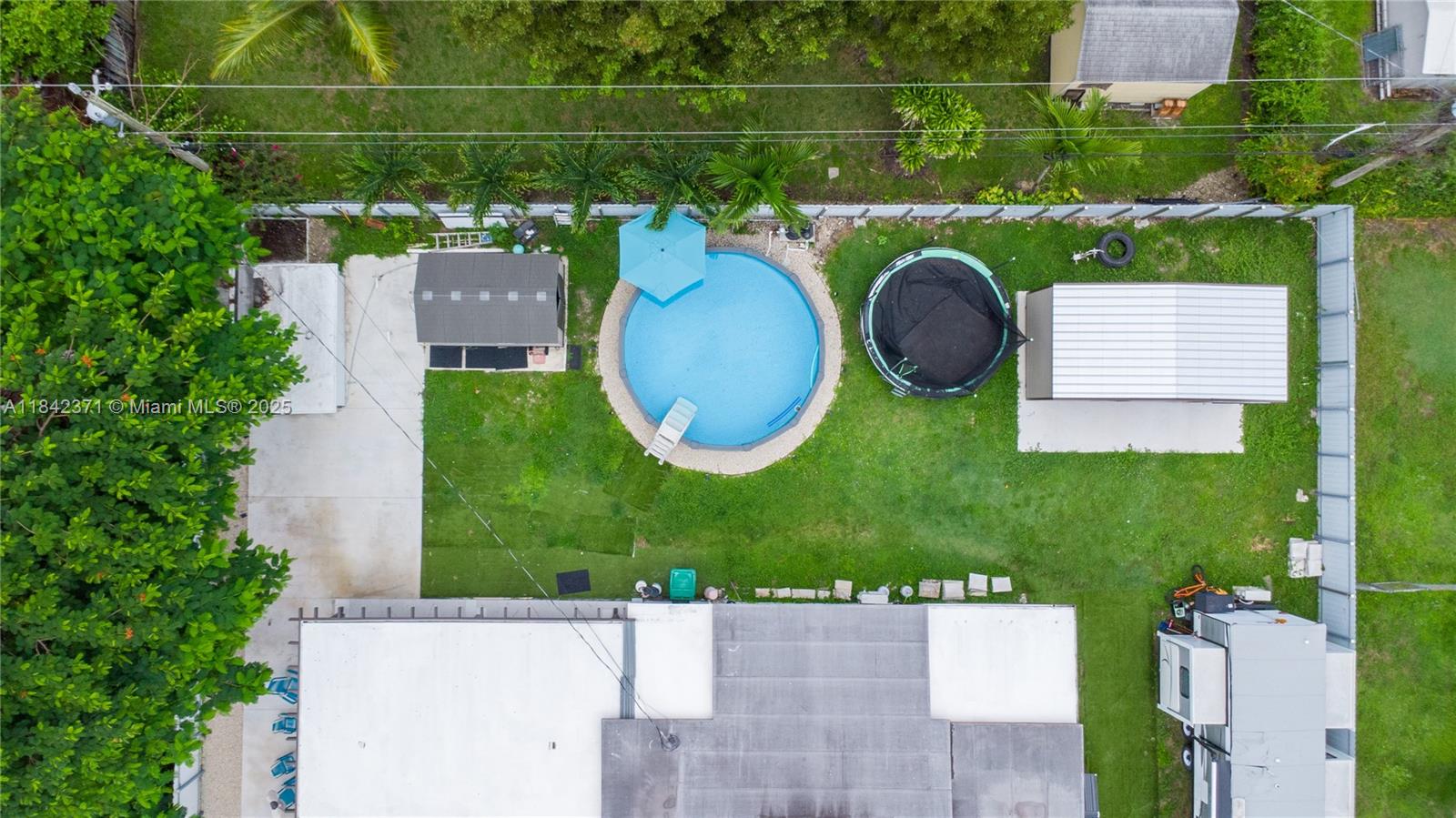 HOLIDAY HOUSE SEC 1 - Residential