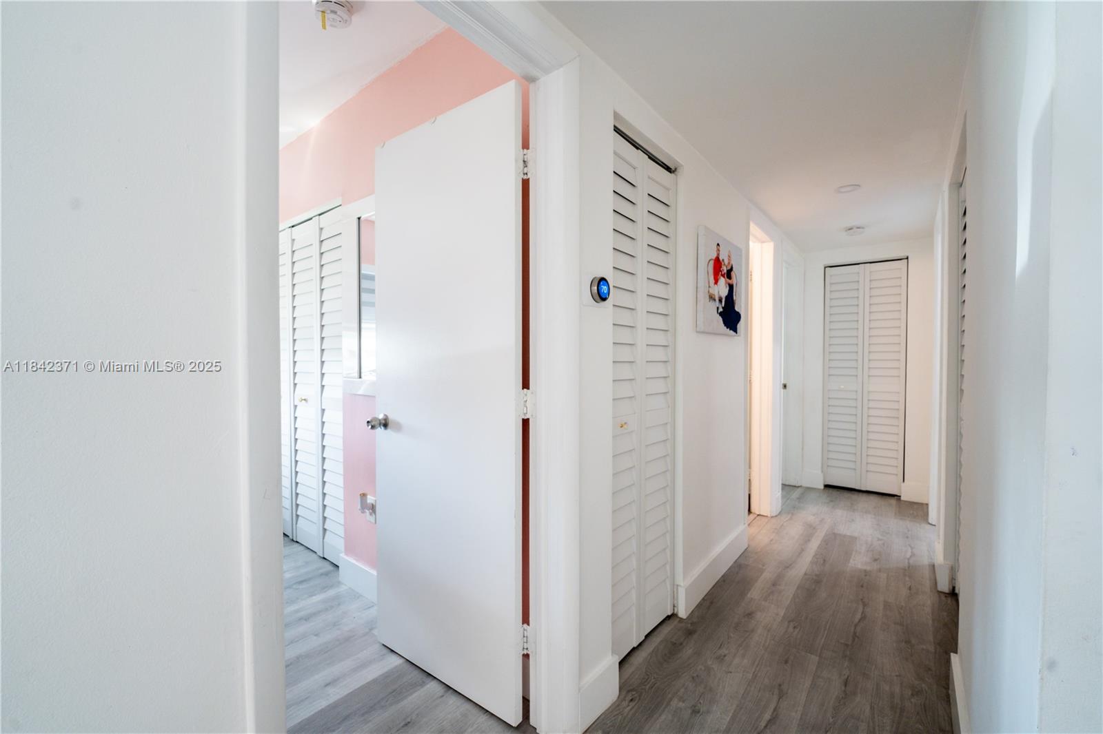 HOLIDAY HOUSE SEC 1 - Residential