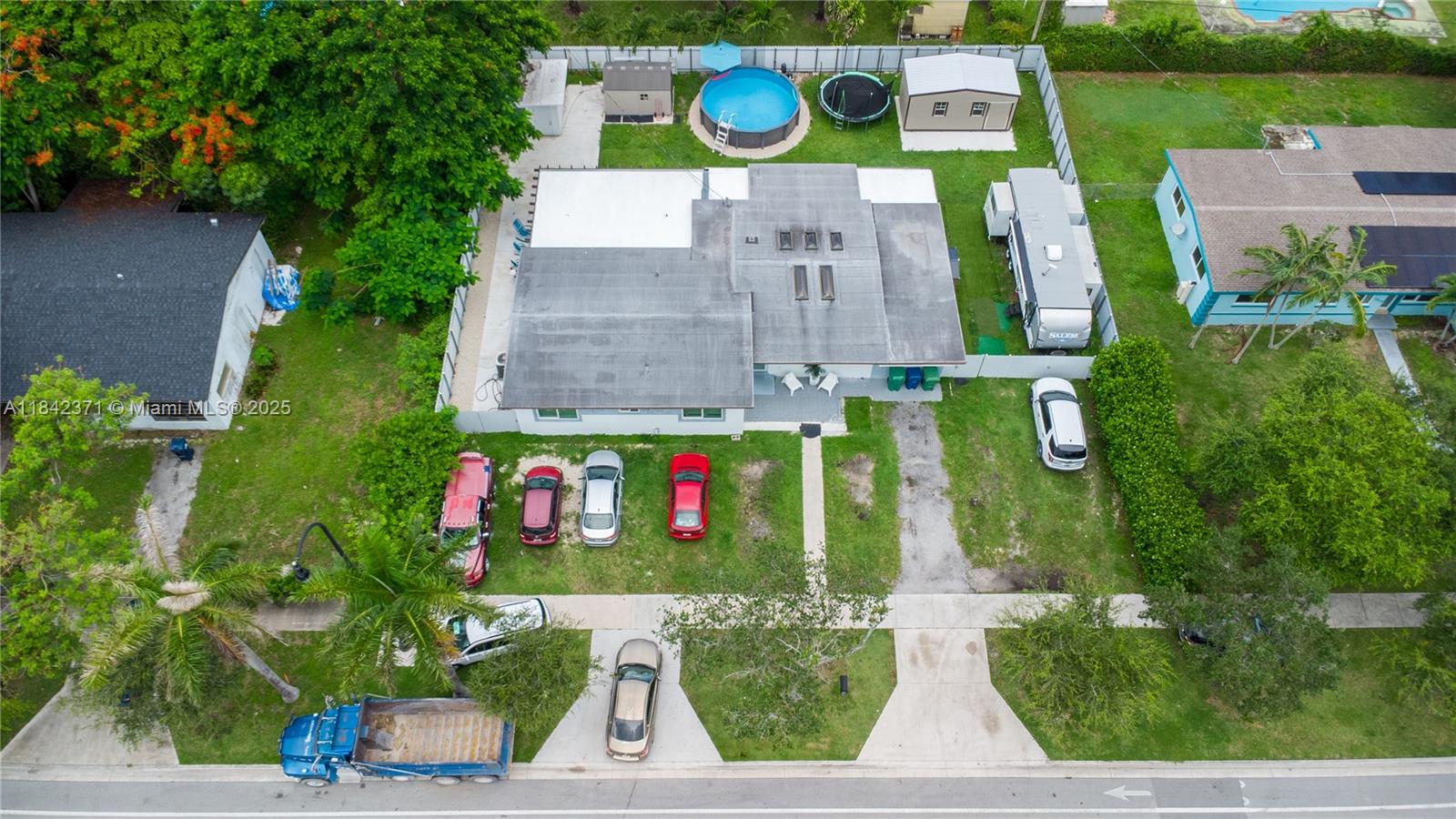 HOLIDAY HOUSE SEC 1 - Residential