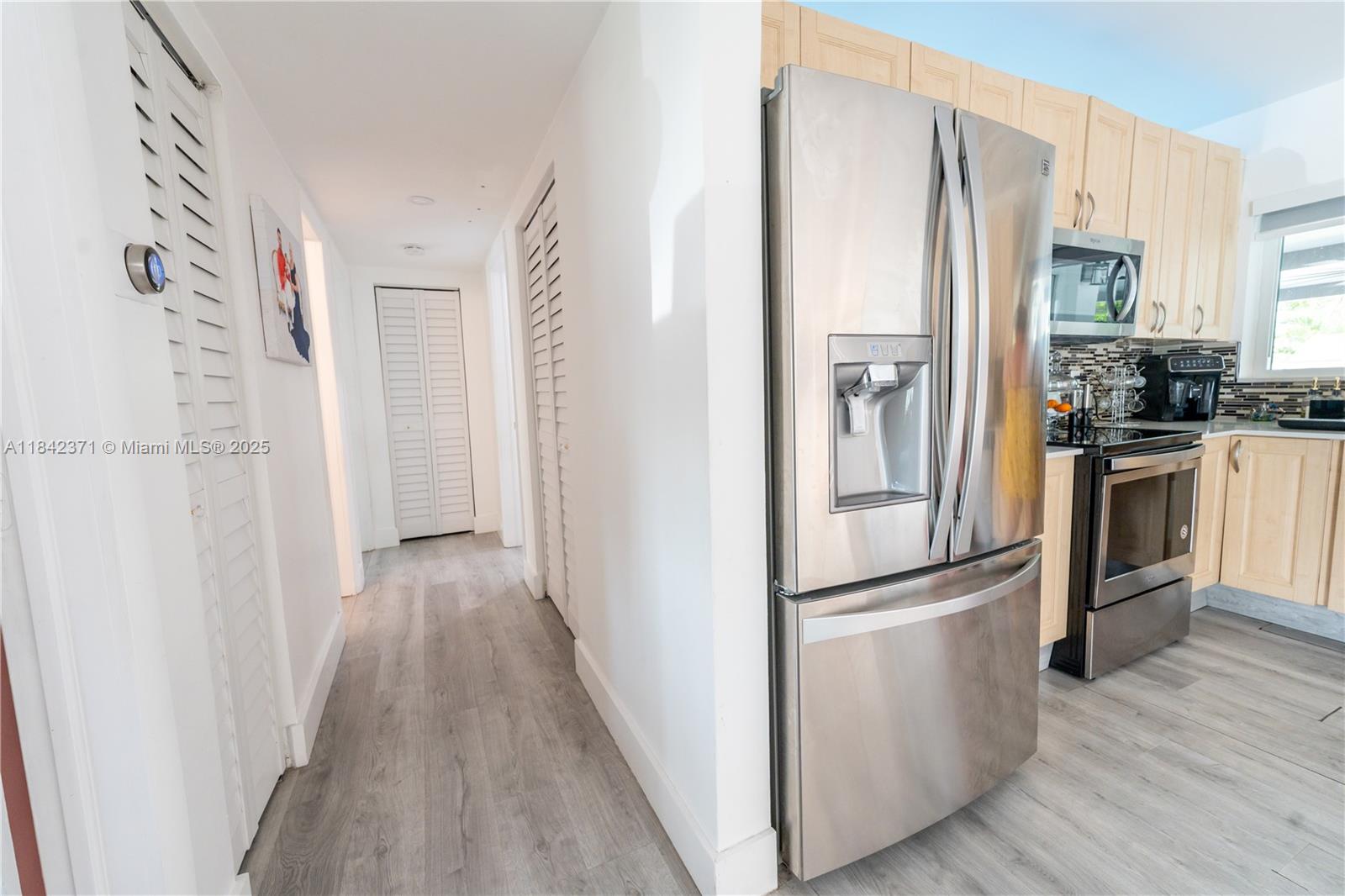 HOLIDAY HOUSE SEC 1 - Residential