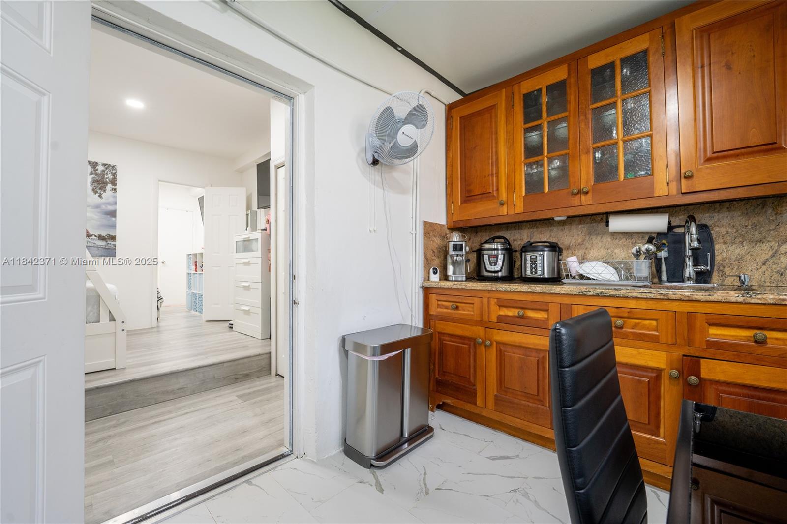 HOLIDAY HOUSE SEC 1 - Residential