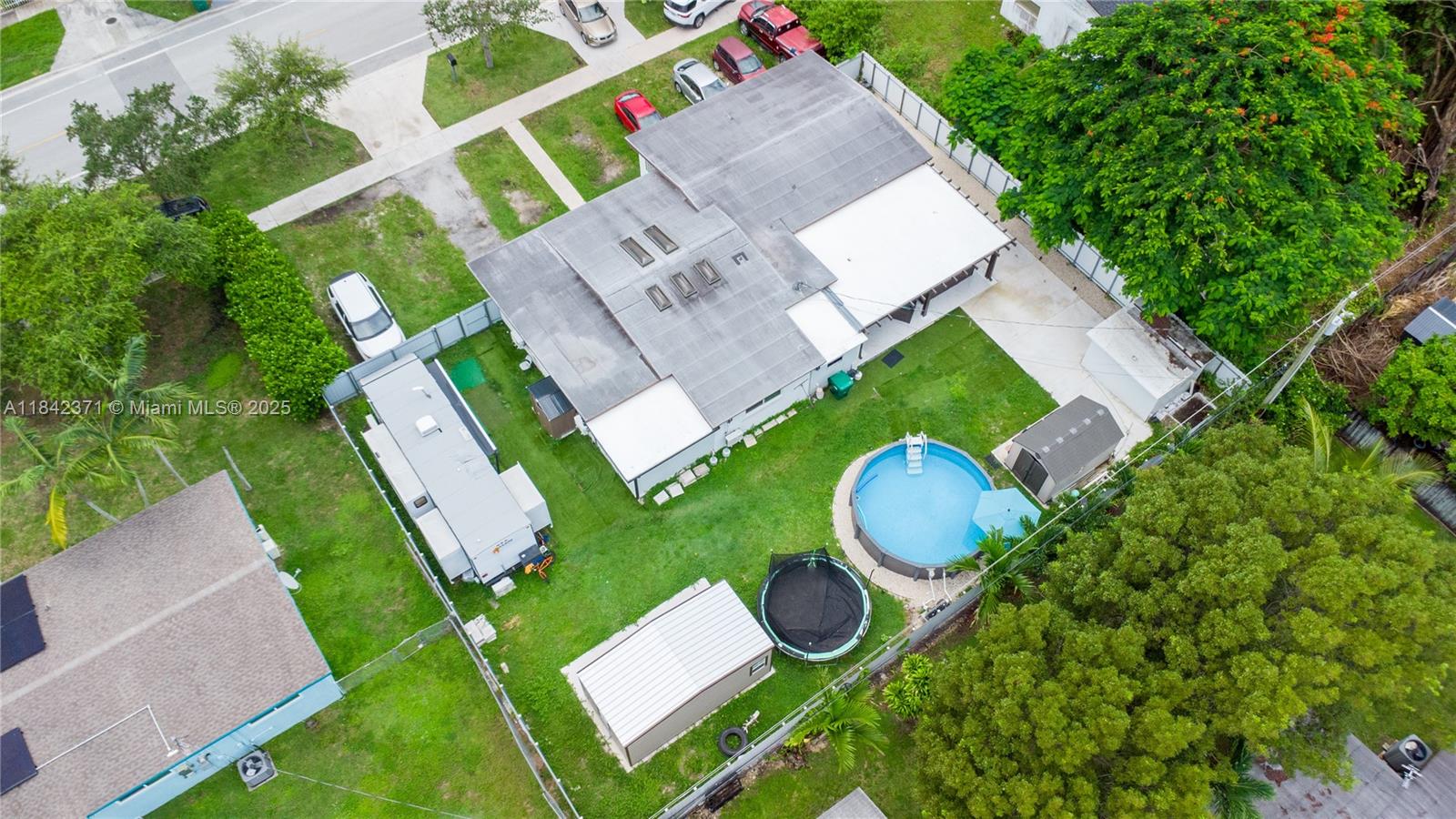 HOLIDAY HOUSE SEC 1 - Residential