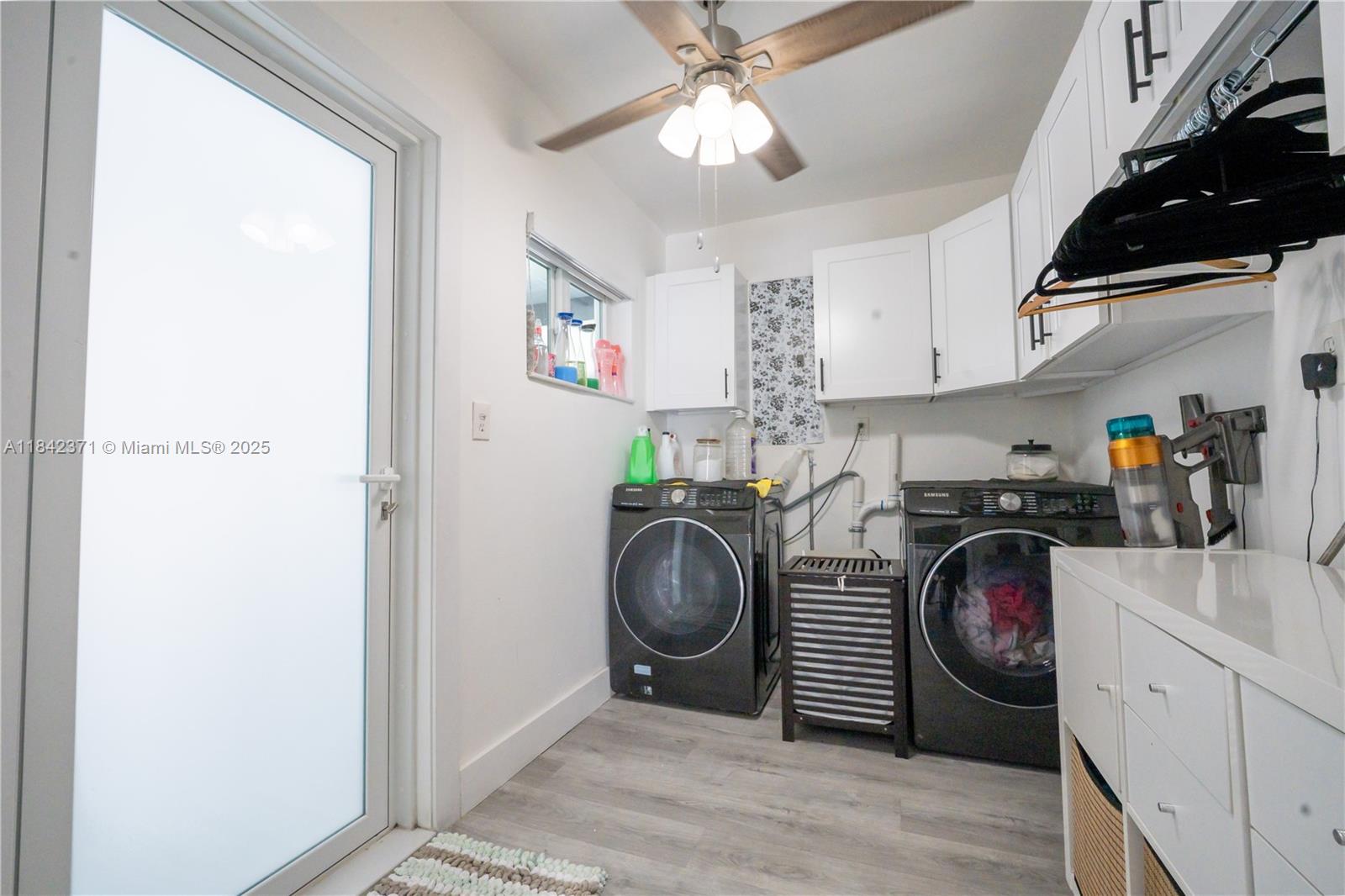 HOLIDAY HOUSE SEC 1 - Residential