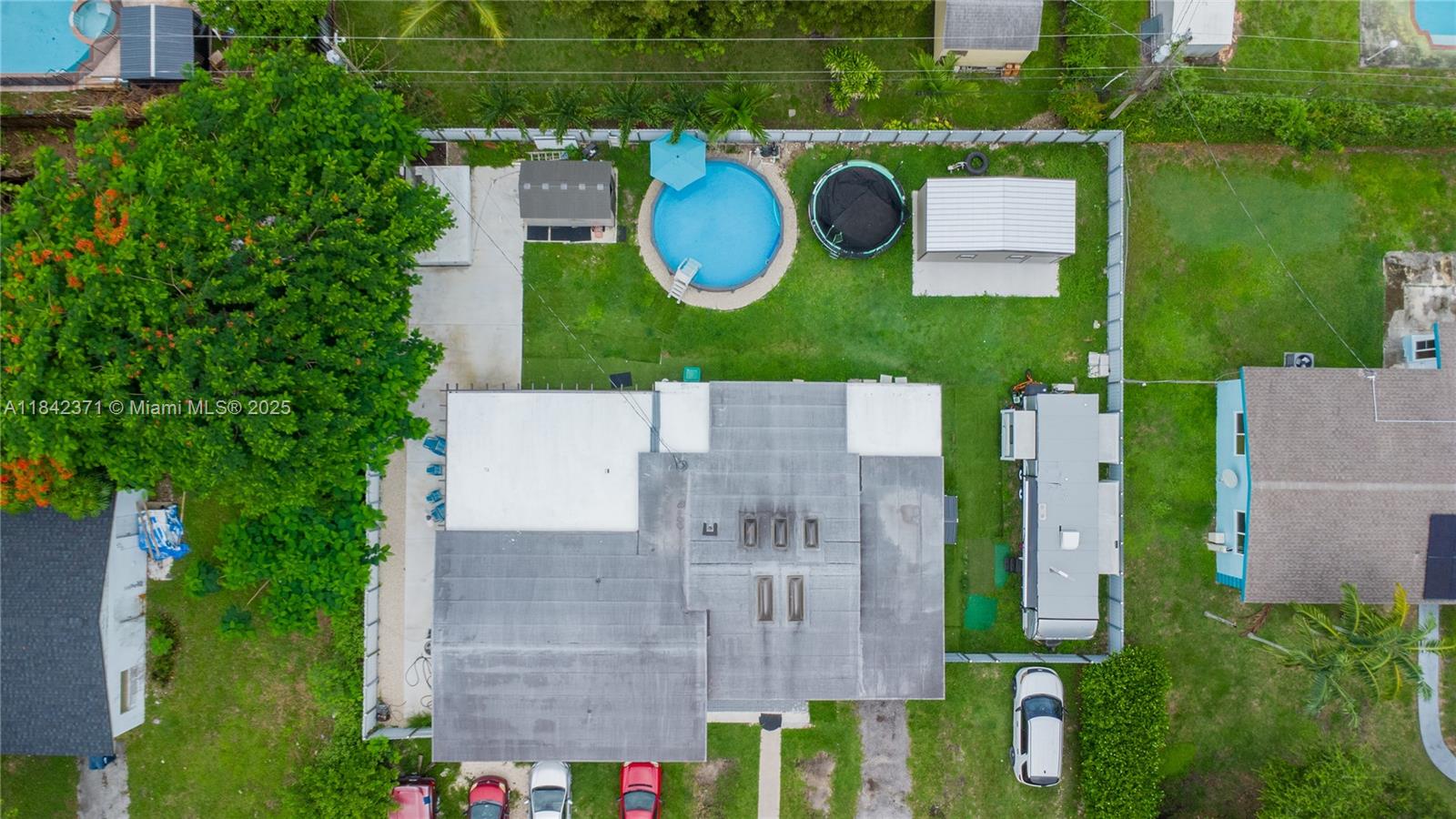 HOLIDAY HOUSE SEC 1 - Residential