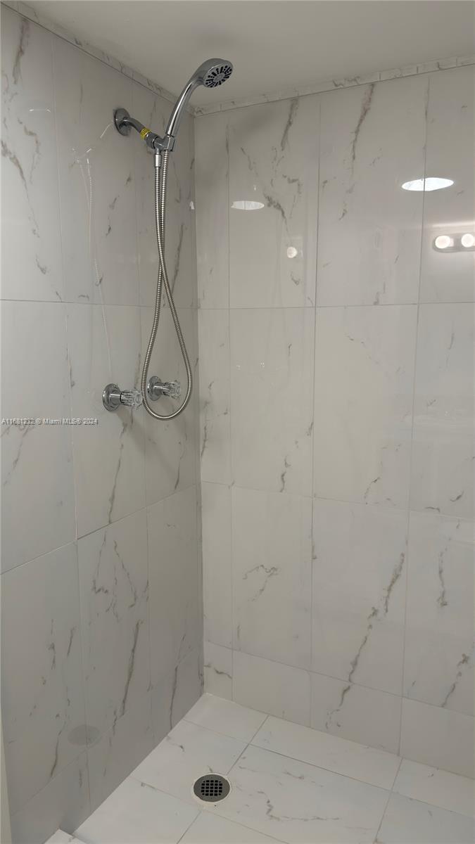 IMPERIAL TOWERS CONDO - Residential Lease