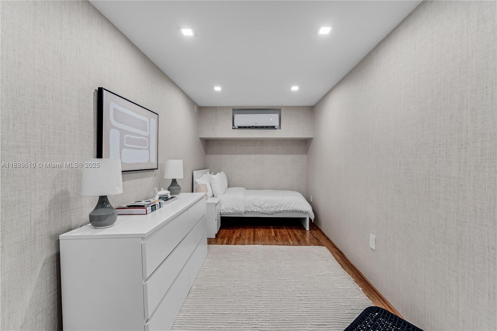 BELLE ISLE VILLAS - Residential