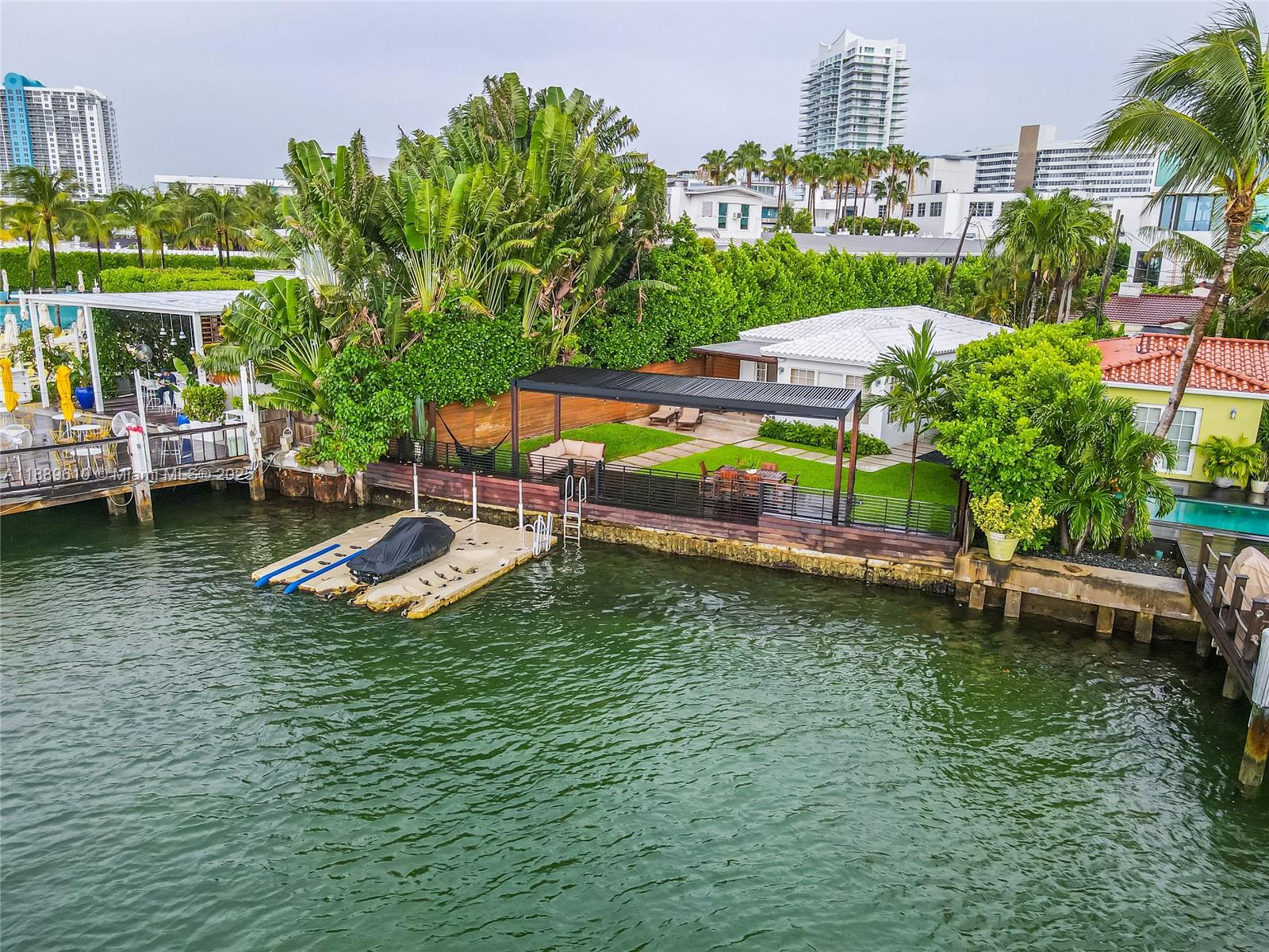 BELLE ISLE VILLAS - Residential