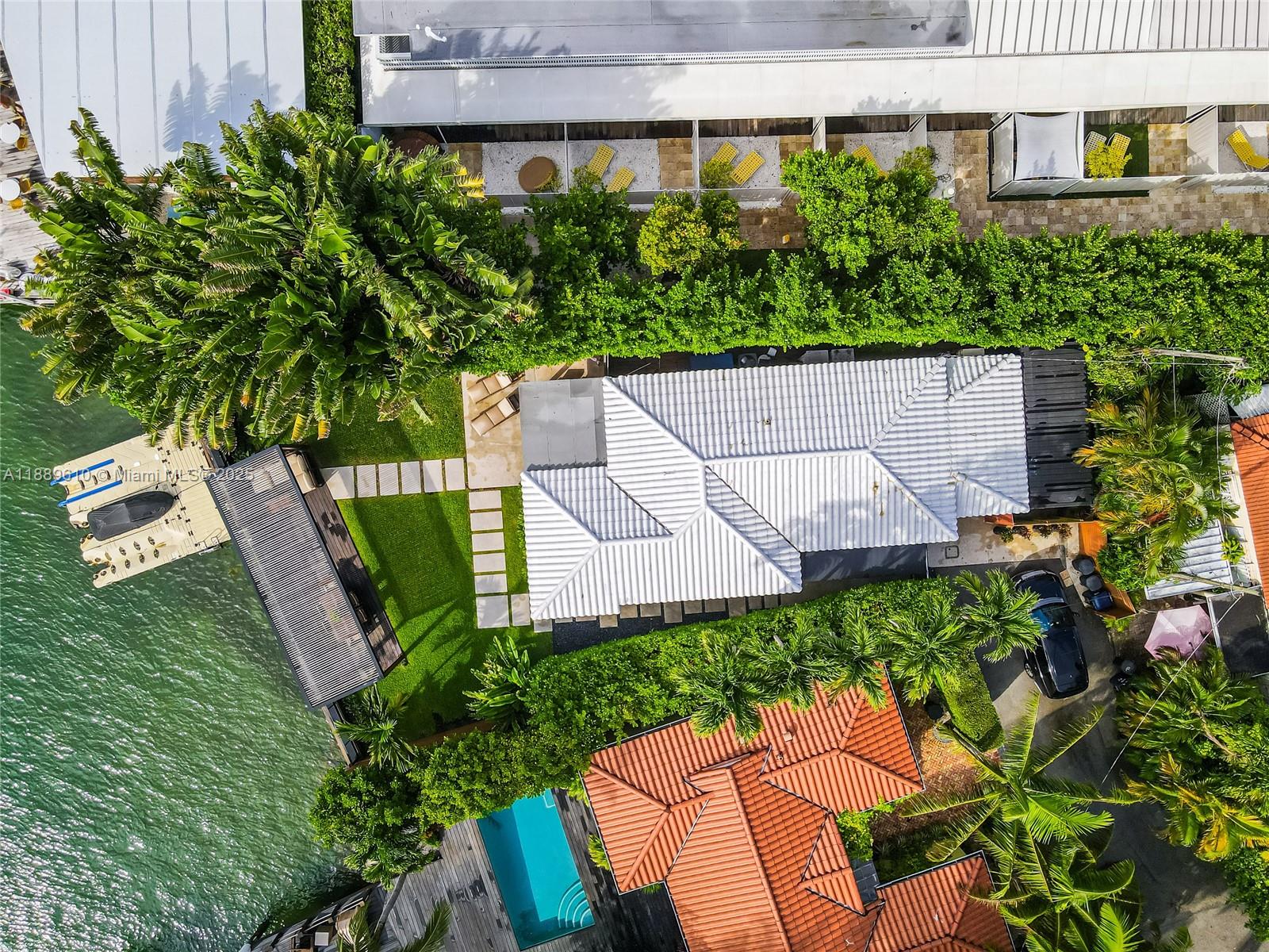 BELLE ISLE VILLAS - Residential