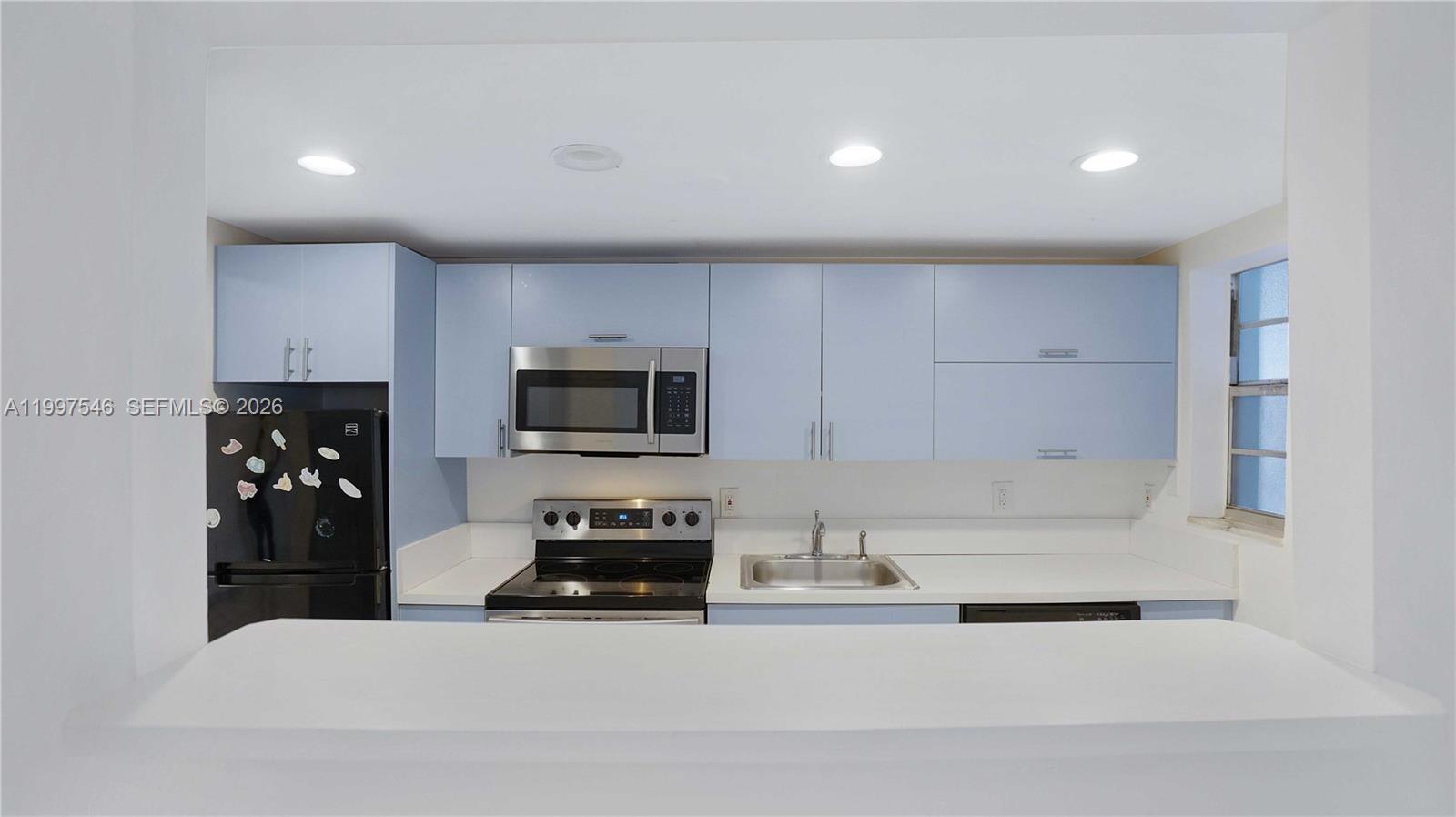 GOLDEN HOUSE CONDO - Residential Lease