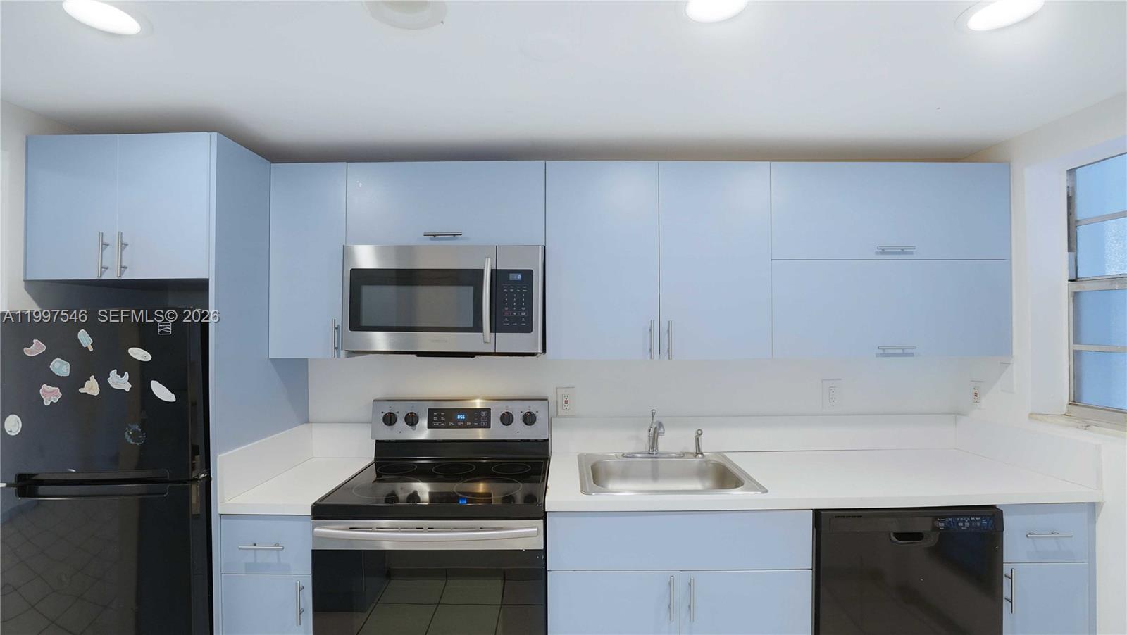 GOLDEN HOUSE CONDO - Residential Lease