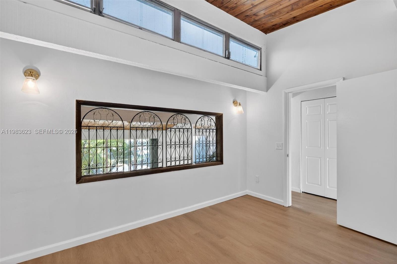 SUNSET PARK LAKE VILLAS S - Residential