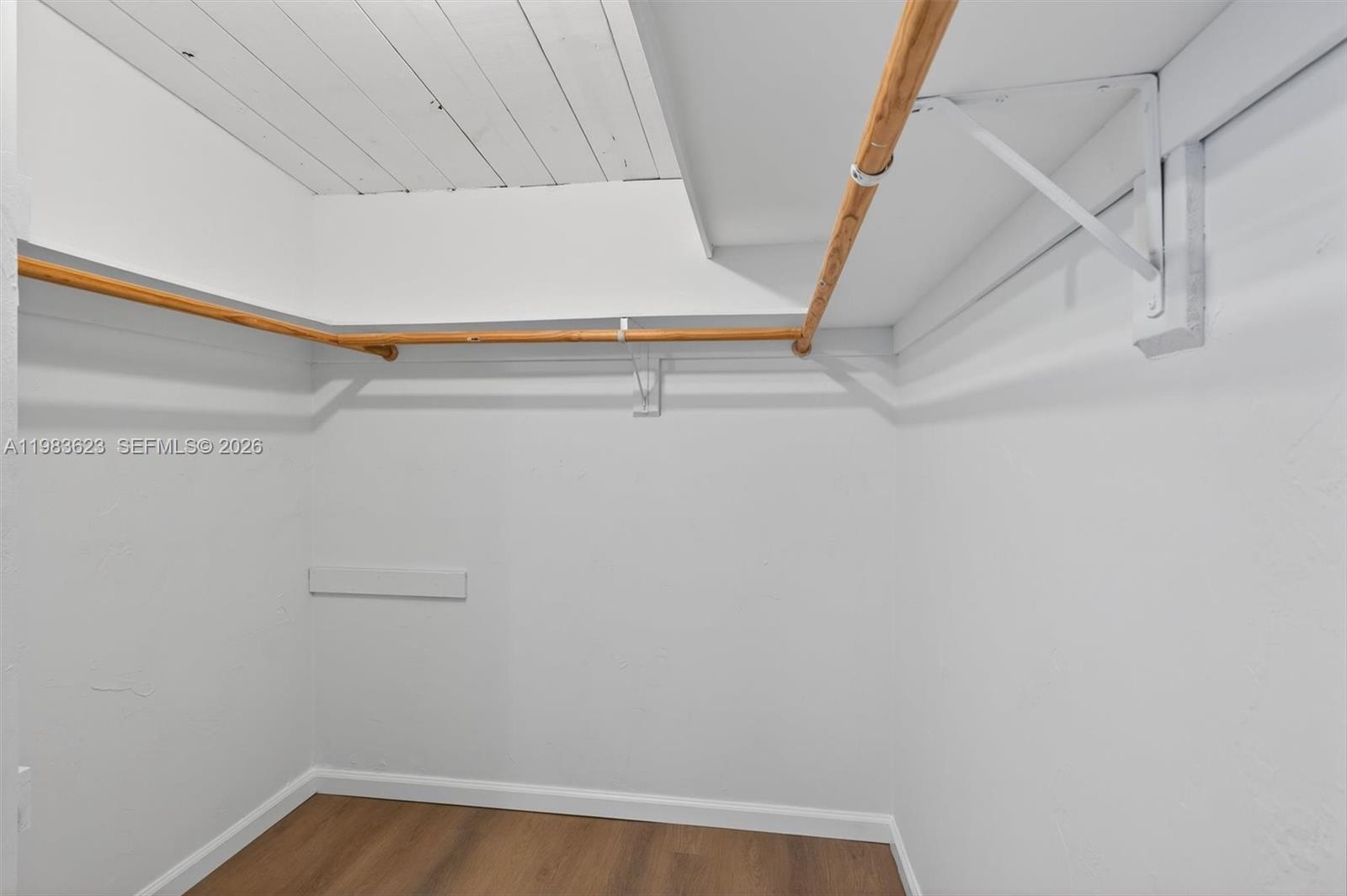 SUNSET PARK LAKE VILLAS S - Residential