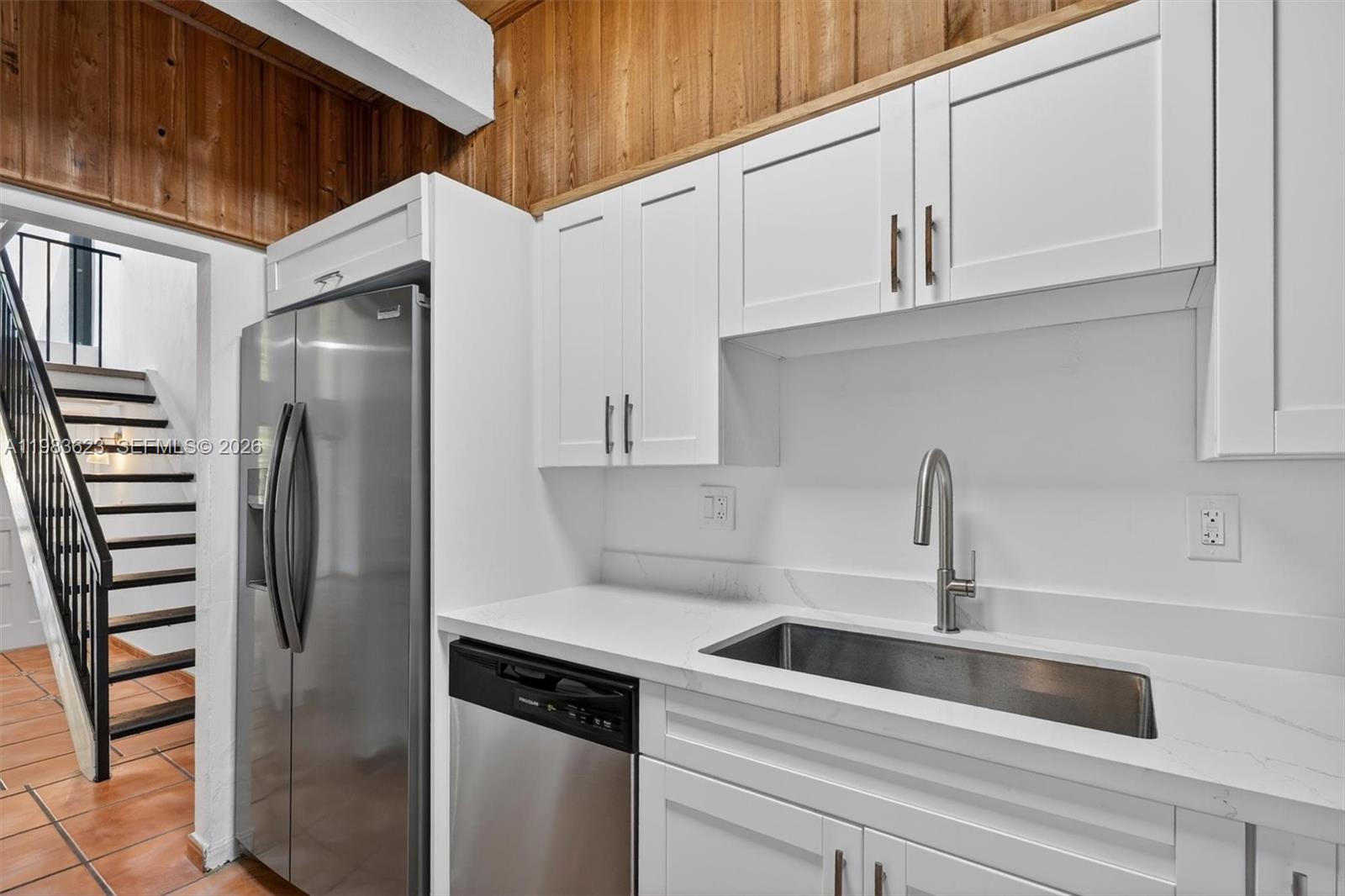 SUNSET PARK LAKE VILLAS S - Residential