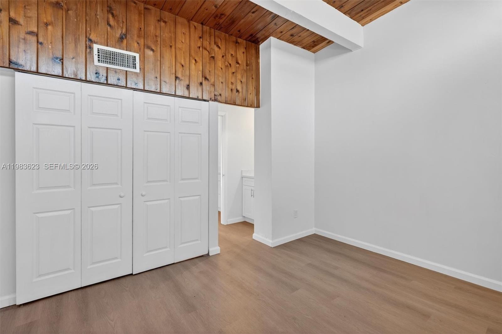 SUNSET PARK LAKE VILLAS S - Residential